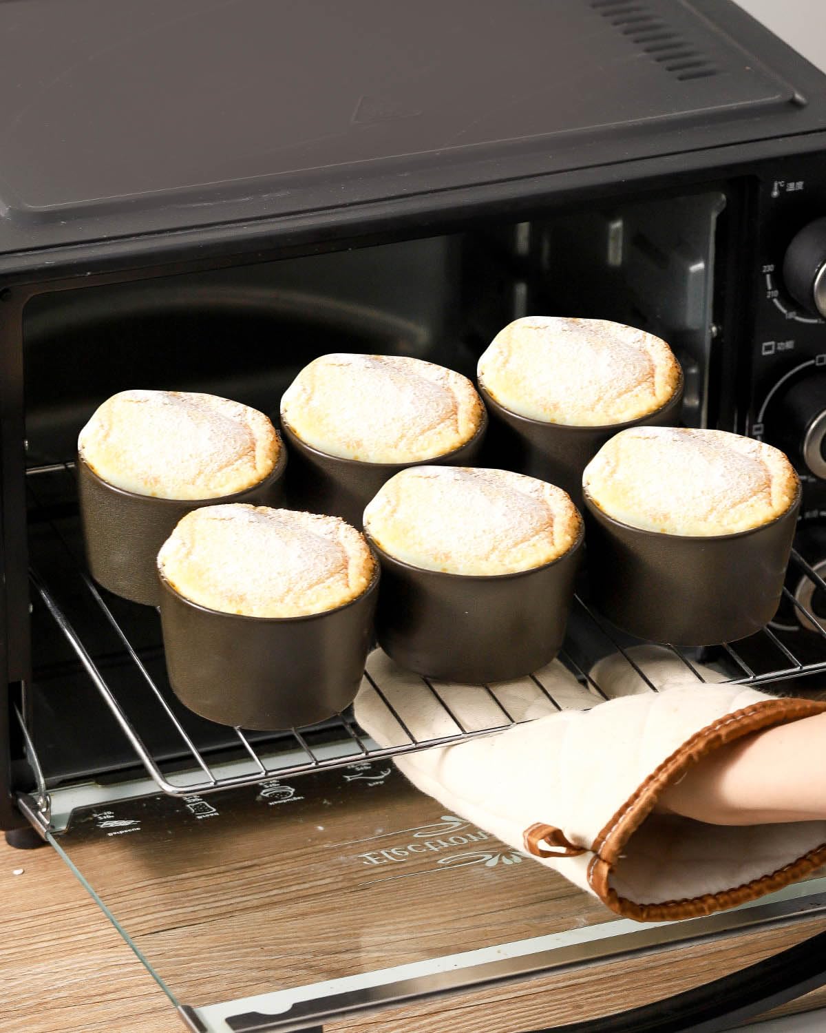 Tikooere Ramekins 6 oz, Oven Safe Souffl   Dishes for Creme Brulee, Souffle, Pudding, Lava Cake, Stoneware Custard Ramikens for