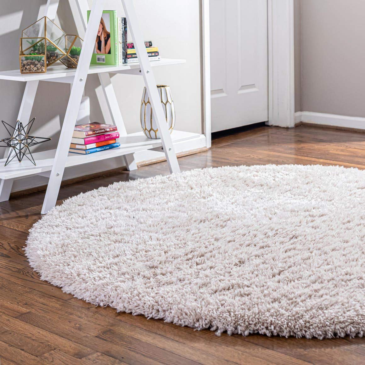 Rugs.com Infinity Collection Solid Shag Area Rug 6 Ft Round Linen Shag Rug Perfect for Kitchens, Dining Rooms
