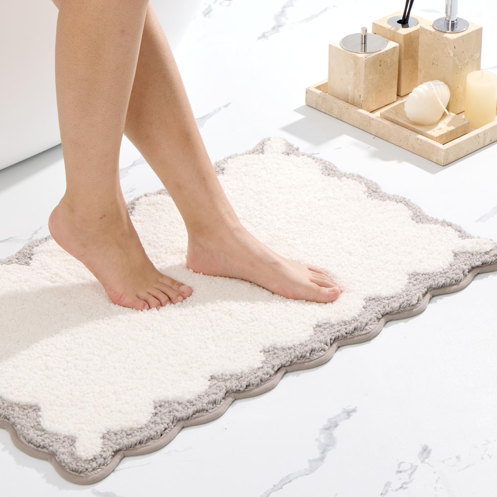Ortigia Cute Scalloped Bathroom Rugs Non Slip Washable, Quick Dry Absorbent Plush Microfiber Bath Mats, Fun White And Gray Bathm