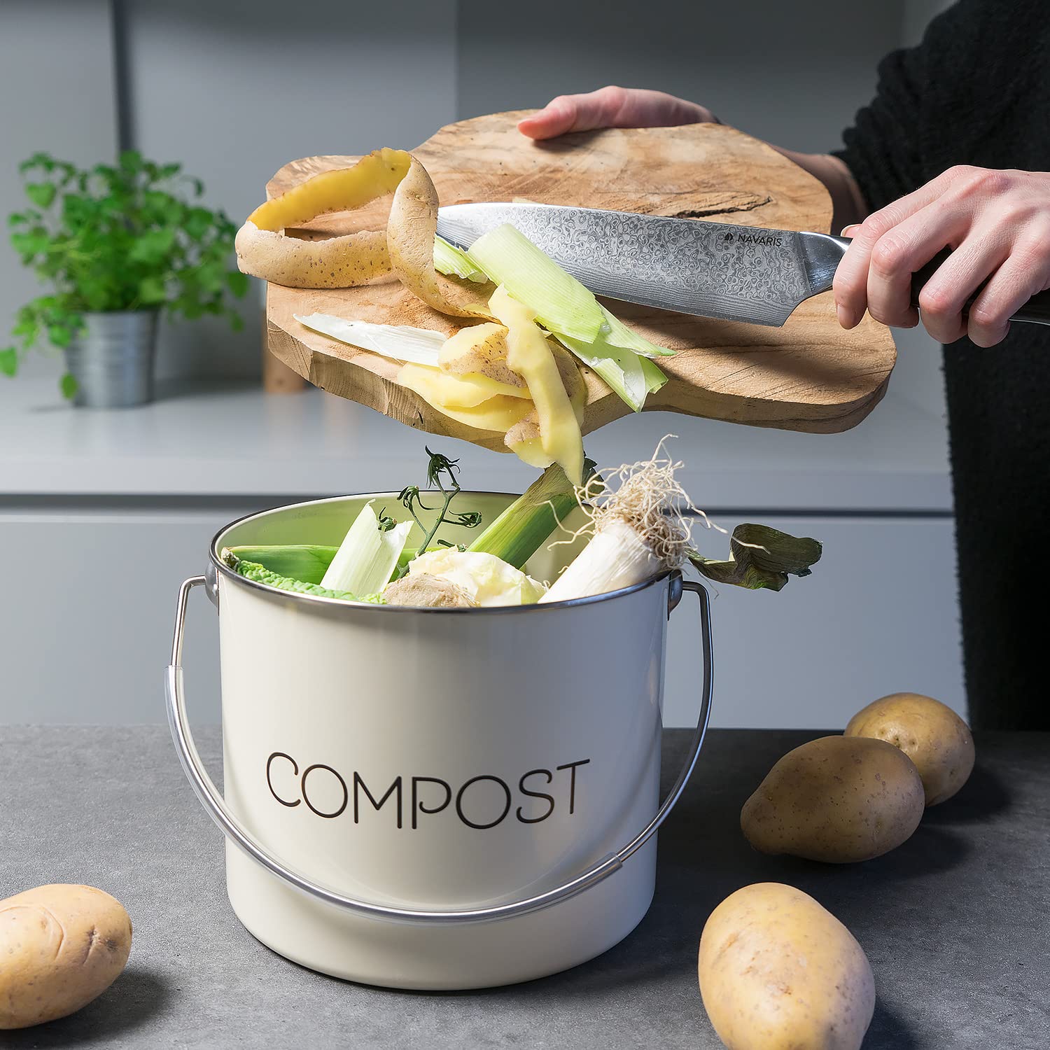Navaris Compost Bin For Kitchen Counter - 0.8 Gallon (3L) Metal Countertop Indoor Composter Bucket With Charcoal Filters And Lid
