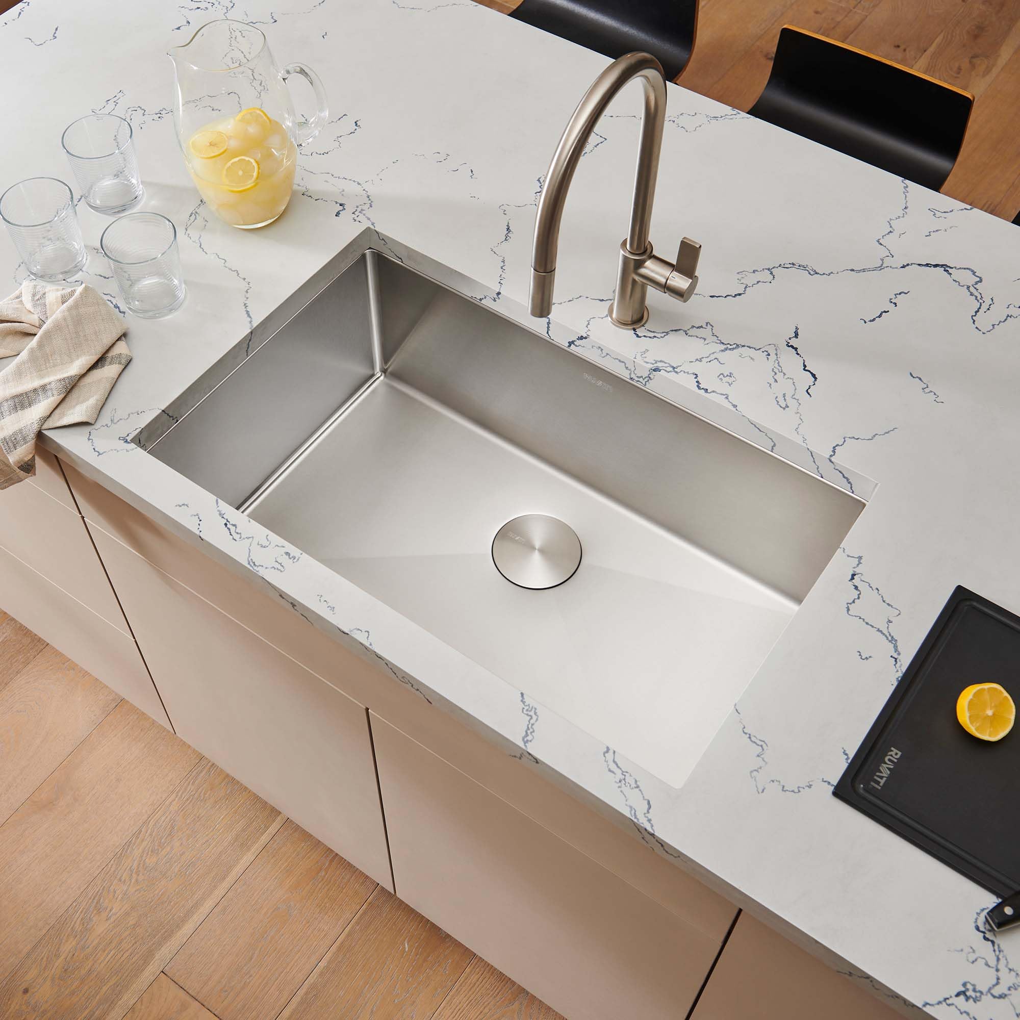 Ruvati 30-Inch Undermount 16 Gauge Tight Radius Kitchen Sink Stainless Steel Single Bowl - Rvh7300