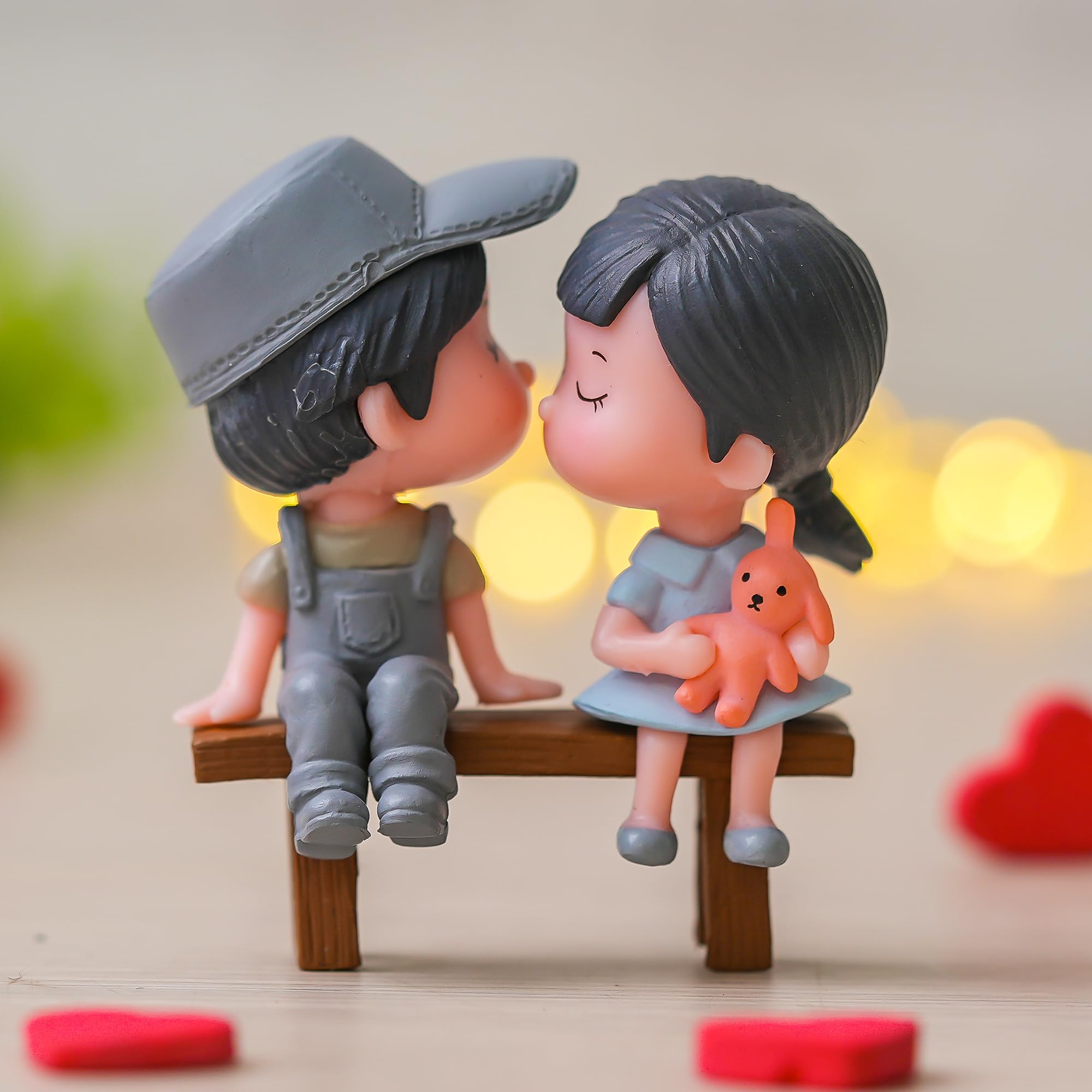 Ecraftindia Love Kissing Couple Showpiece Romantic Miniature Statue Home Decor Valentine Gift For Girlfriend Boyfriend Husband W