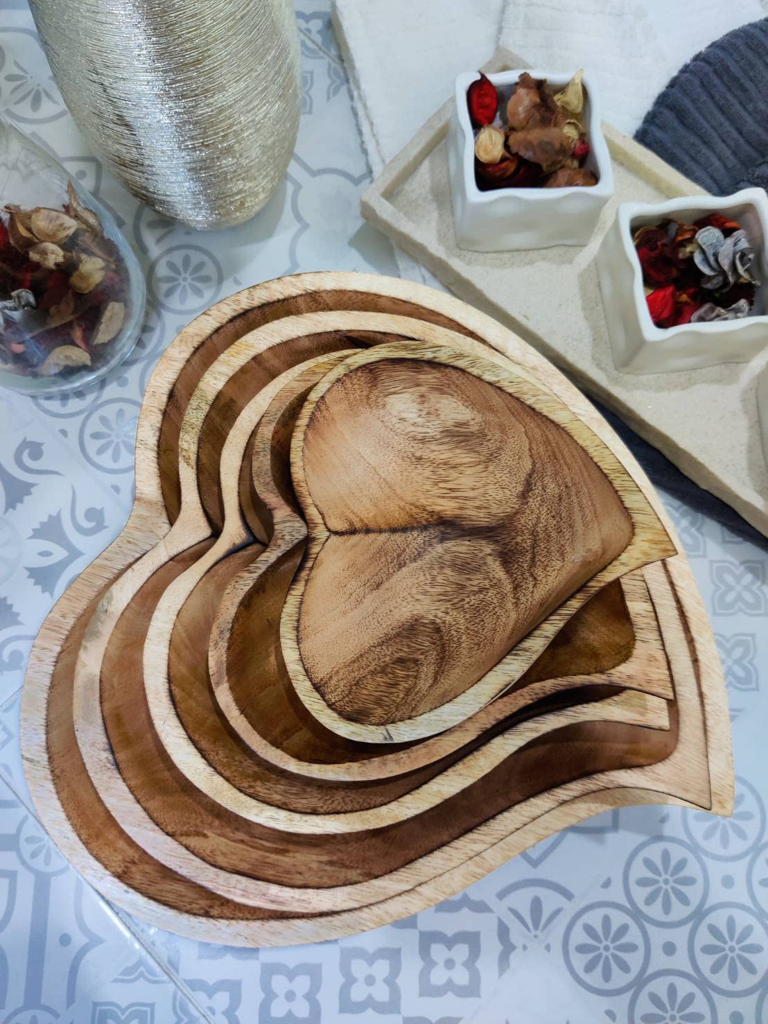 Witnystore 12 '' Heart Curved Shaped Bowl - Functional And Collectible Bowl - Handcrafted Wooden Bowl For Serving Candy Nuts Des