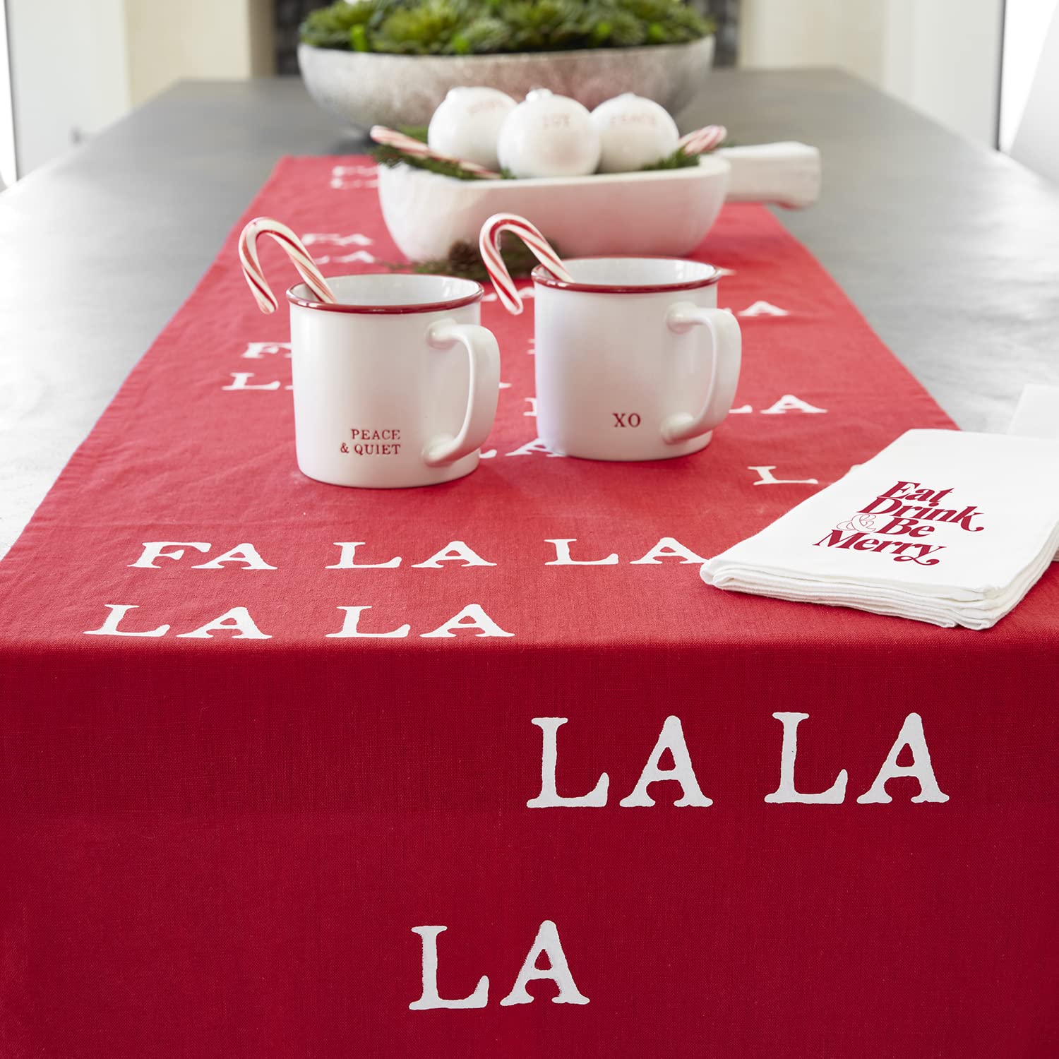 Santa Barbara Design Studio Cloth Christmas Napkins Face-to-Face Designs Holiday Table Linen Collection  Set of 4  Eat Drink & Be Merry