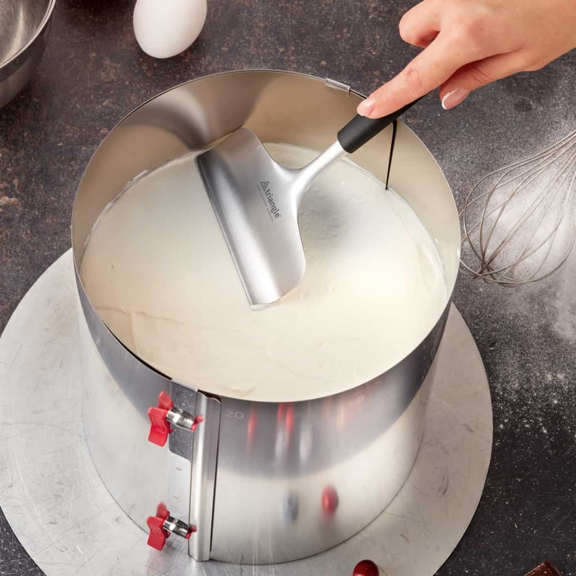 Triangle Cream Spreader - Stainless Steel - Icing & Frosting Spreader For Cakes & Desserts - Greengrip Handle - Dishwasher Safe