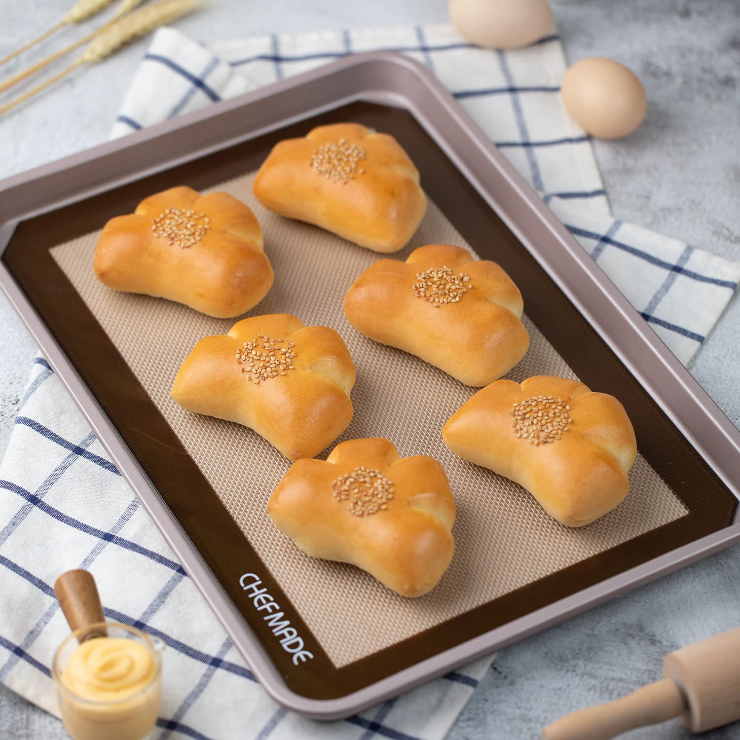 Chefmade 15-Inch Silicone Baking Mat With Measurements, Non-Stick Heat Resistant Rolling Dough Mat, For Pastry,Pizza, Fondant An