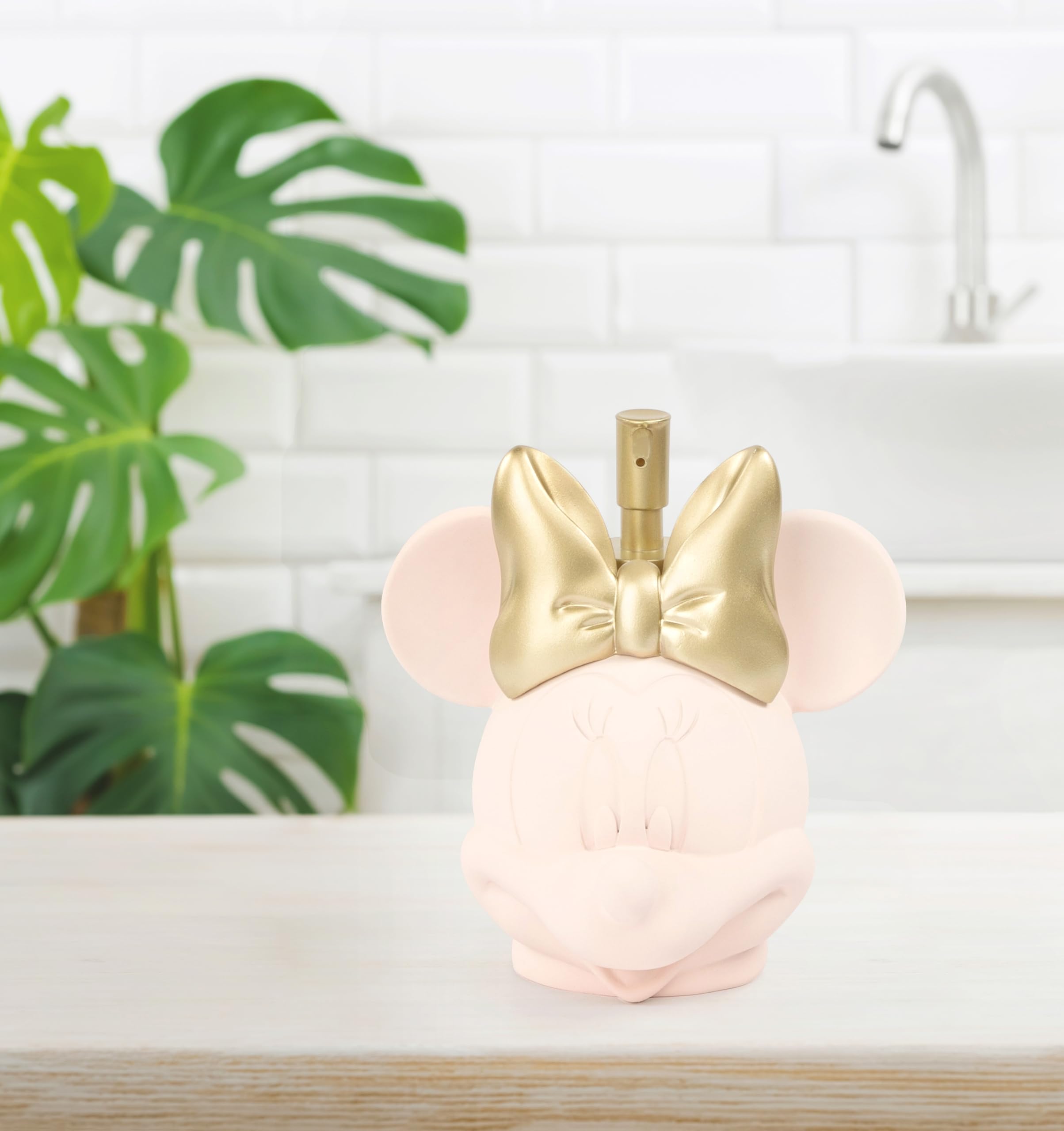 Jay Franco Disney Minnie Mouse Soap Dispenser - Pink Resin Lotion Pump - Bathroom D  Cor