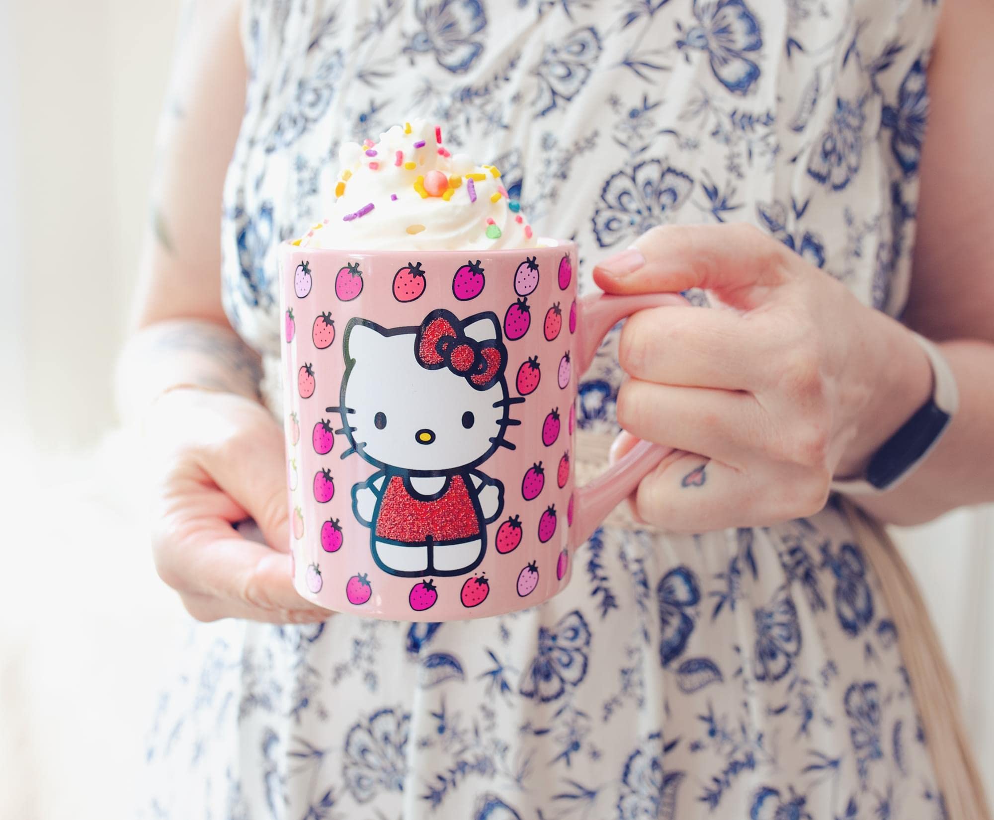 Hello Kitty Glitter Strawberry 14Oz Ceramic Mug