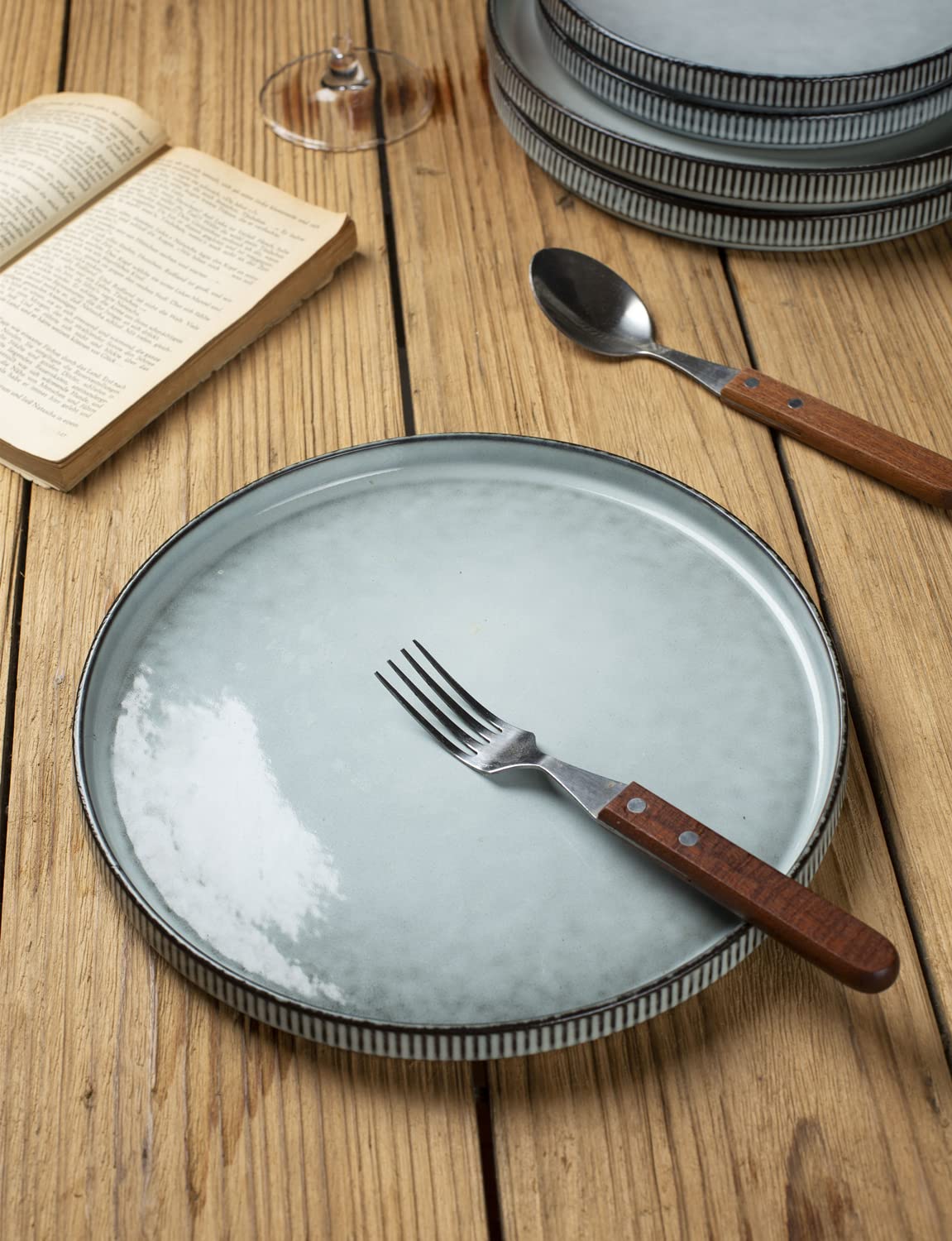 Famiware Star Dinner Plates For 6, 10 Inches Plate Set, Scratch Resistant, Stoneware Dinnerware, Kitchen Modern Rustic Serving D