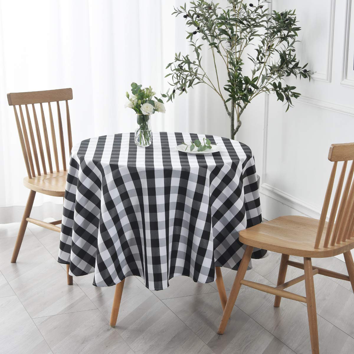 maxmill Round Checkered Tablecloth Spillproof Wrinkle Free Heavy Weight Gingham Table Cloth for Circular Table Cover Buffalo Plaid for Buffet Banquet Parties Holiday Dinner 70 Inch Black and White