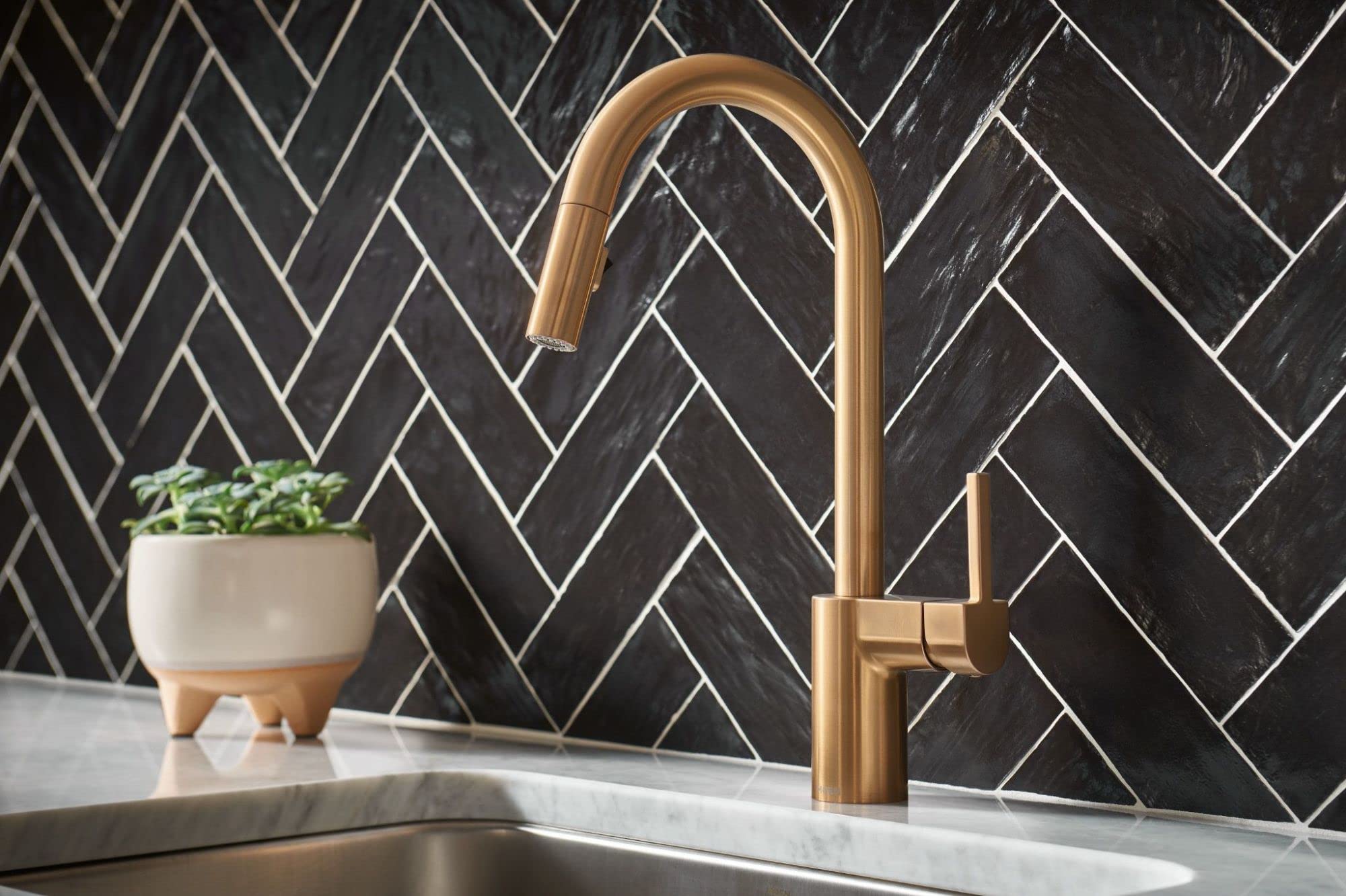 Moen Align Brushed Gold Motionsense Wave One-Sensor Touchless One-Handle High Arc Modern Pulldown Kitchen Faucet With Reflex Doc