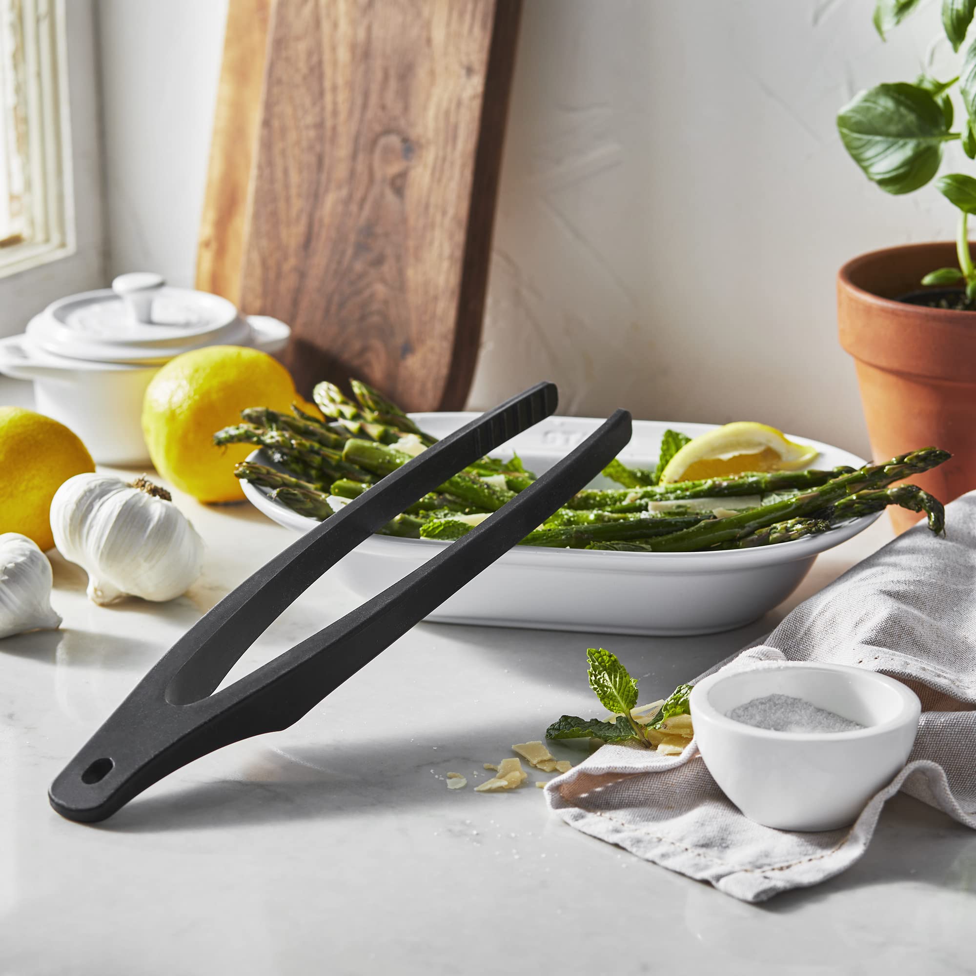 Staub Tongs, 12.25-Inch, Great For Flipping Or Turning Foods, Durable Bpa-Free Matte Black Silicone, Safe For Nonstick Cooking S