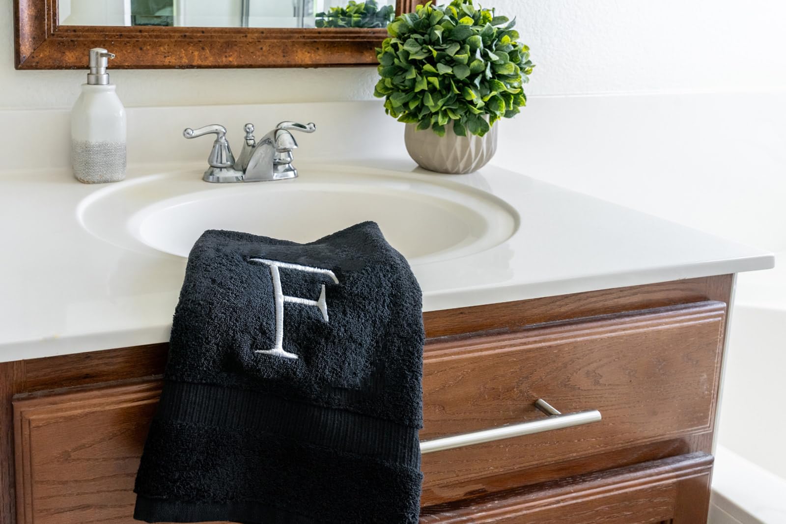 Black Monogrammed Hand Towel For Bathroom - Initial Hotel Quality Decorative Embroidered Luxury Towel For Powder Room, Spa - Got
