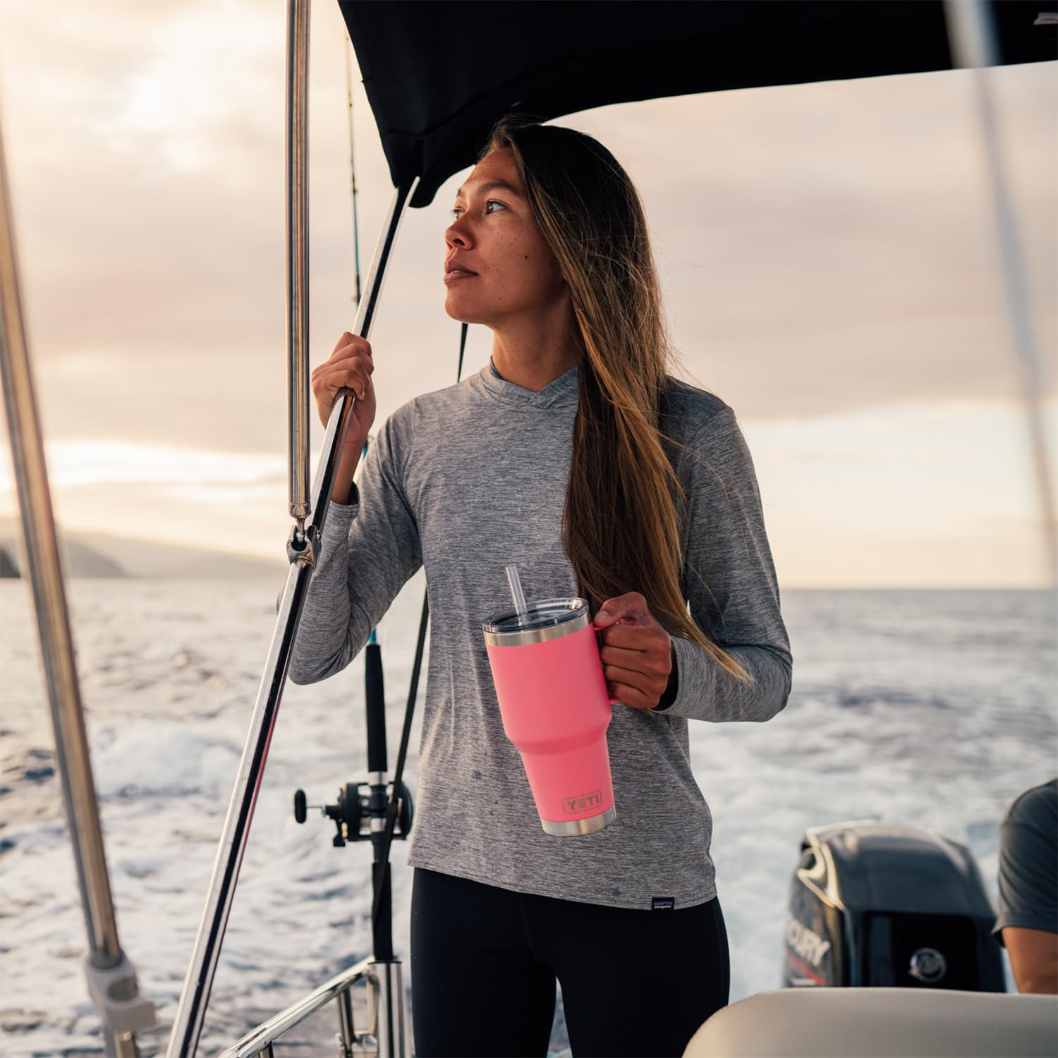 Yeti Rambler 35 Oz Straw Mug, Vacuum Insulated, Stainless Steel, Tropical Pink