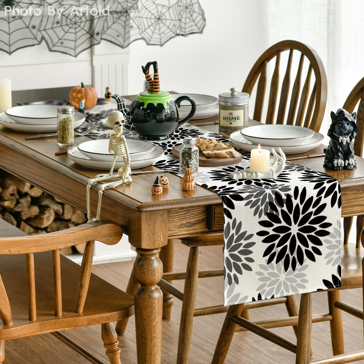 Artoid Mode Black Dahlia Floral Pinnata Halloween Table Runner, Fall Autumn Kitchen Dining Table Decoration For Home Party Decor