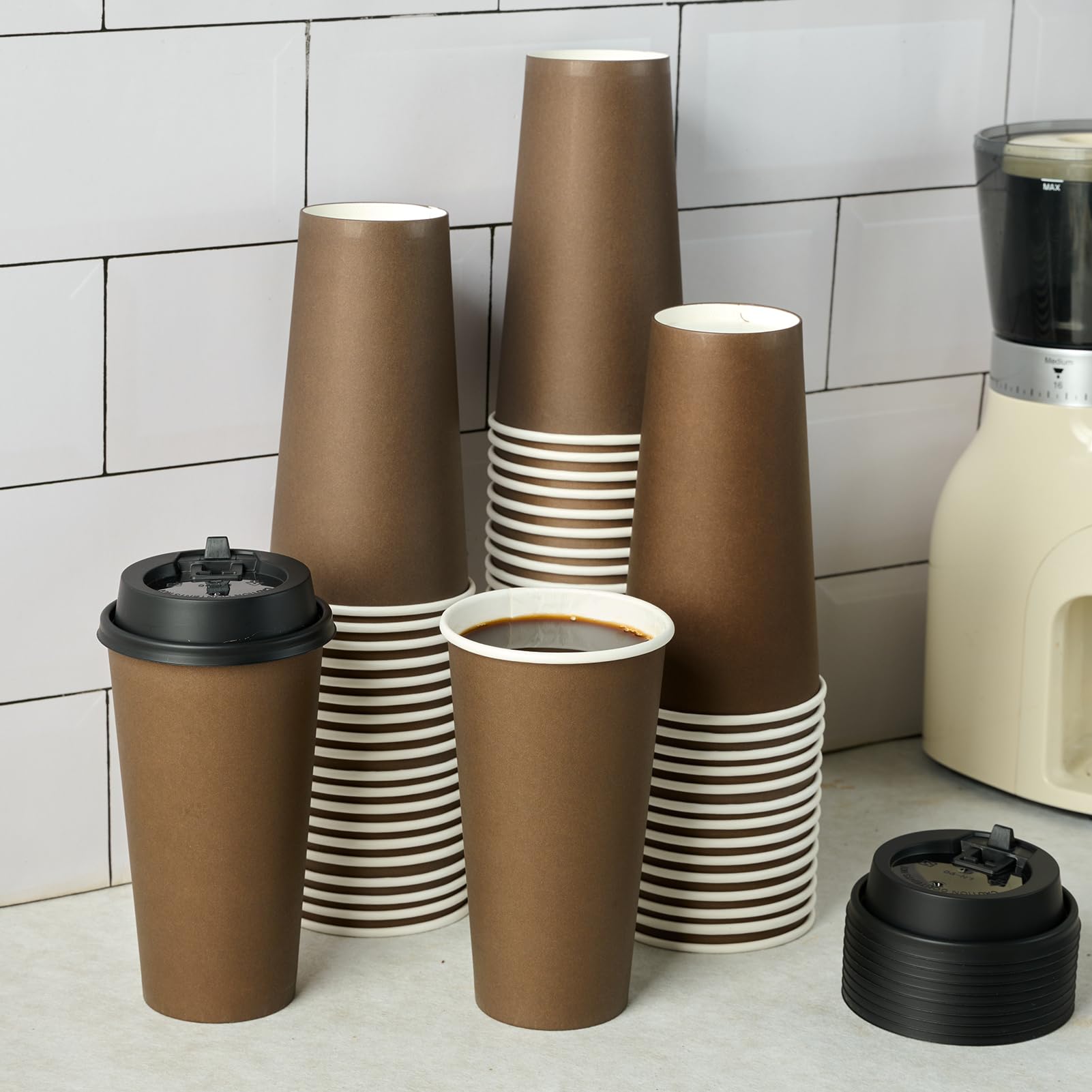 LITOPAK 100 Pack 20 oz Paper Coffee Cups  Brown Disposable Coffee Cups with Lids  Drinking Cups for Cold/Hot Coffee  Water  Juice  or Tea  Hot Paper Coffee Cups for Home  Restaurant  Store and Cafe.
