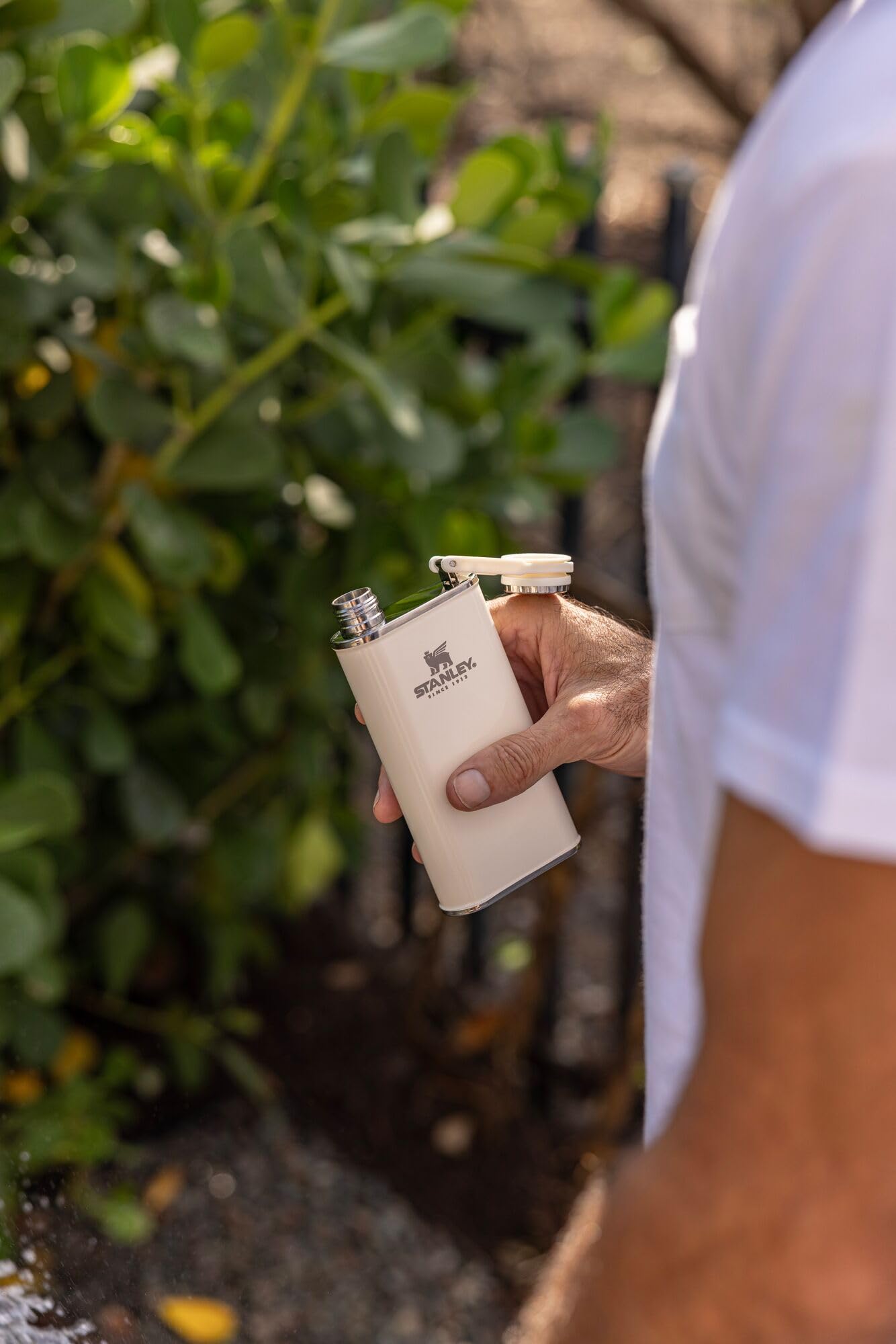 Stanley Classic Easy Fill Wide Mouth Flask 8Oz Cream Gloss