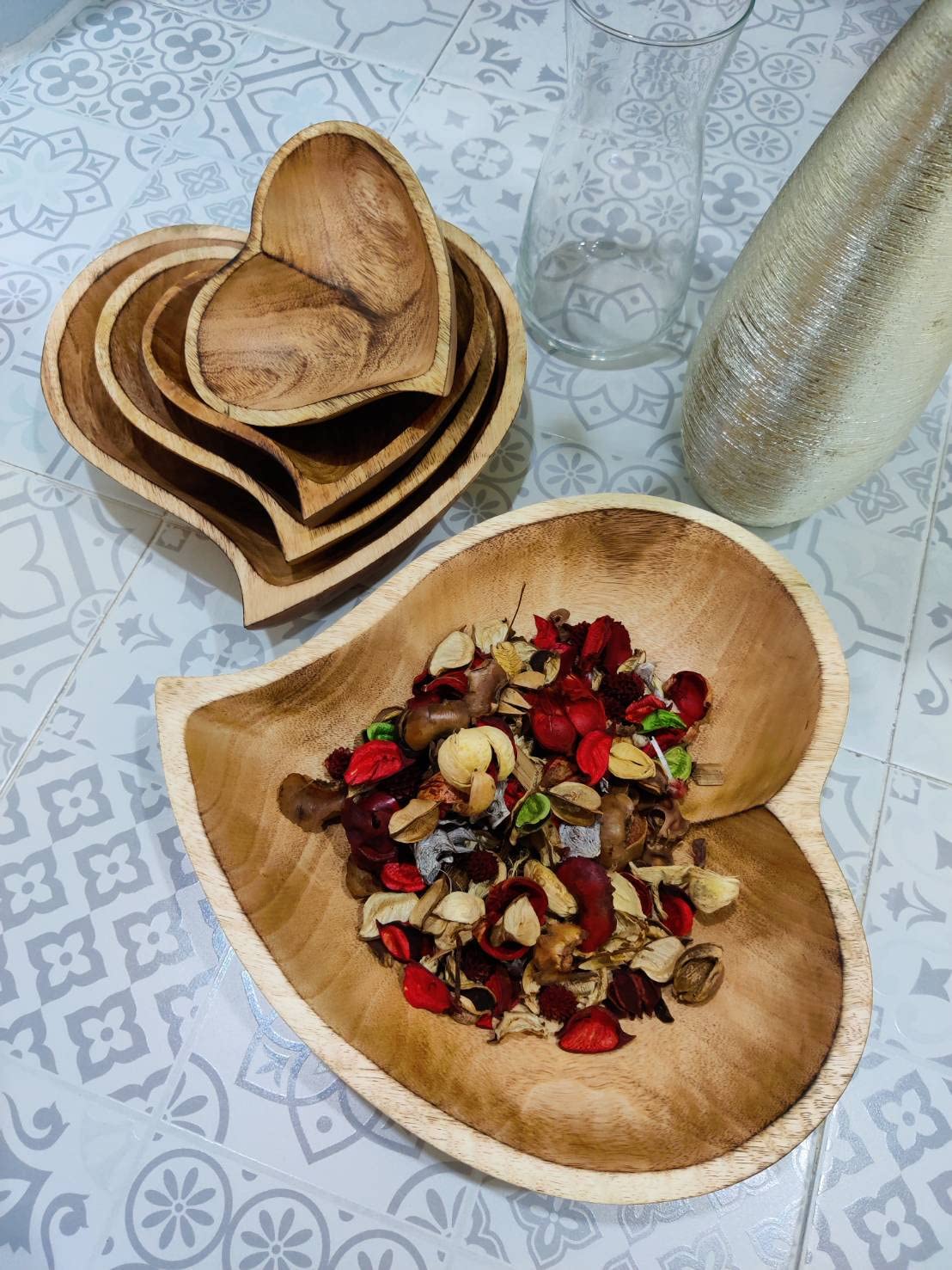 Witnystore 12 '' Heart Curved Shaped Bowl - Functional And Collectible Bowl - Handcrafted Wooden Bowl For Serving Candy Nuts Des