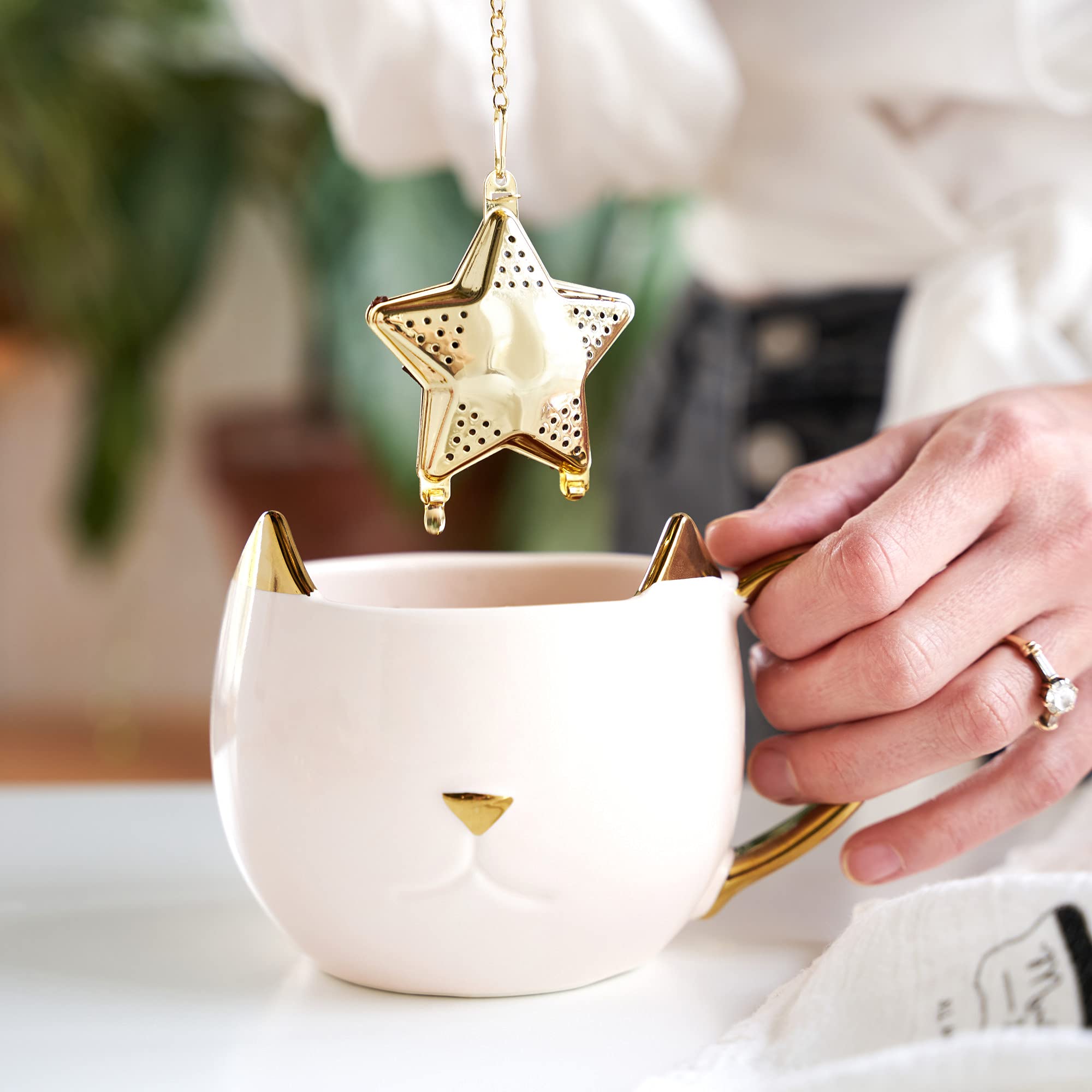 Pinky Up Star Shaped Tea Ball, Reusable Loose Leaf Tea Infuser, Brew Tea With Ease, Stainless Steel, Gold