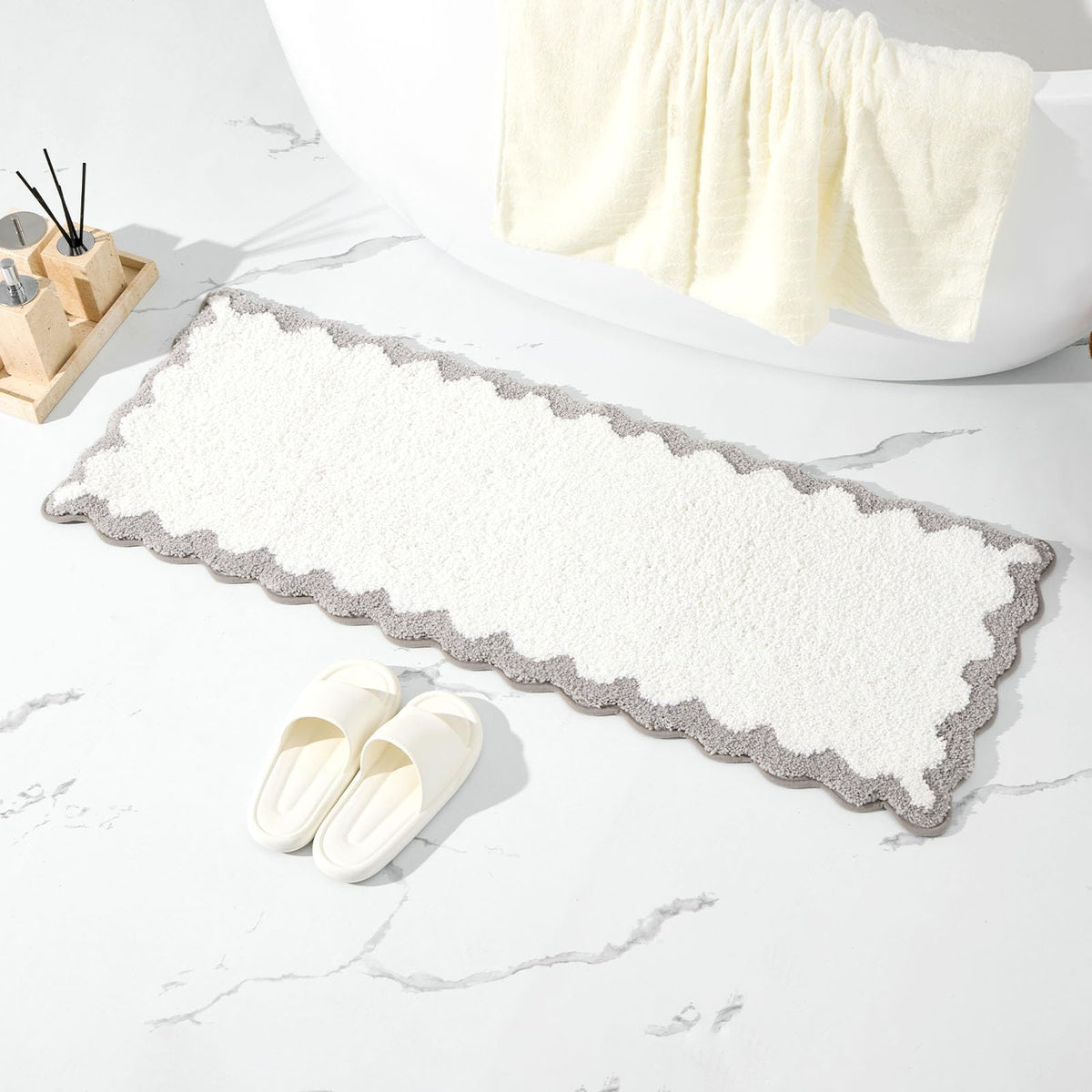 Ortigia Long Cute Scalloped Bathroom Rugs Runner, Fun White And Gray Plush Microfiber Scallop Bath Mats Non Slip Washable Quick