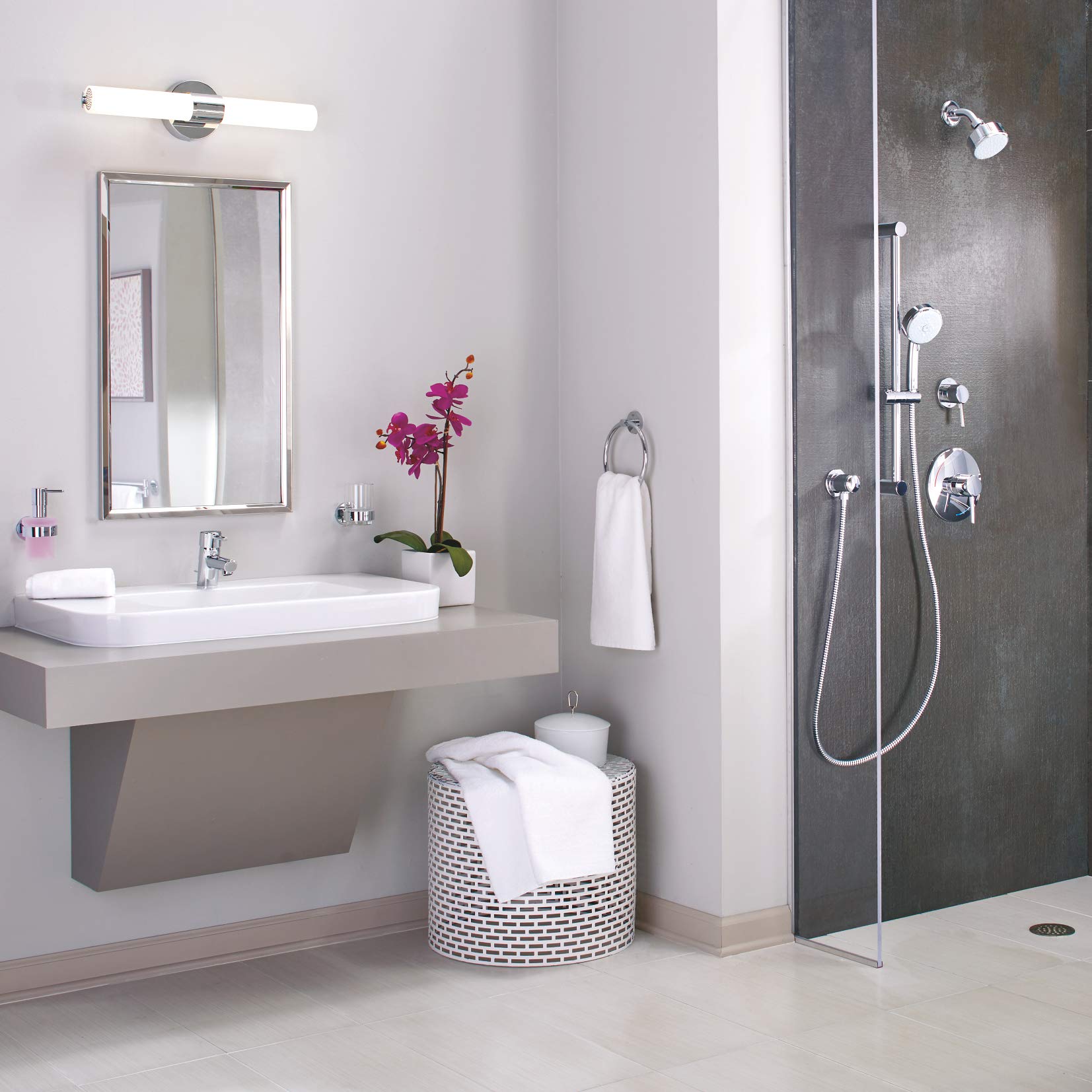 Grohe 40365001 Essentials Metal 7.48-In. Towel-Ring, Starlight Chrome
