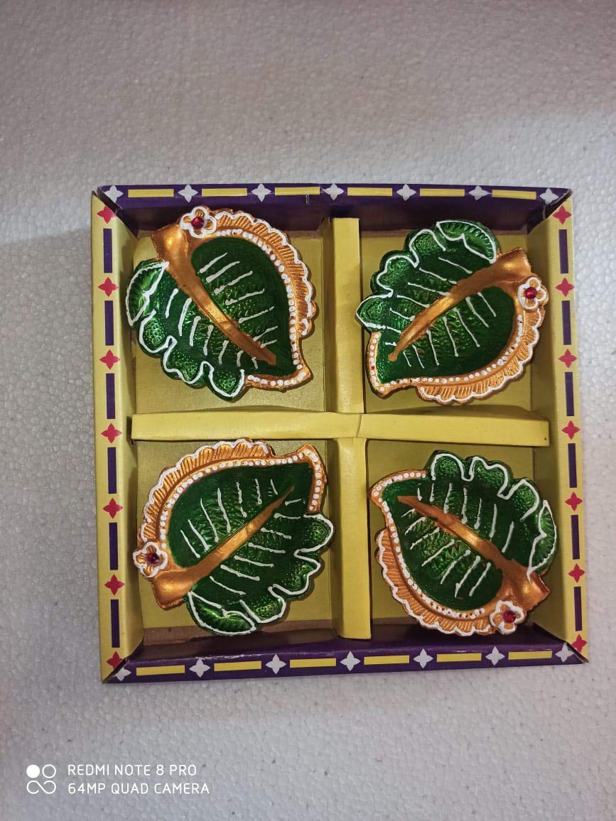 BEE GARDEN Soil Decorative Diya for Diwali | Handmade Designer Clay Diyas/Candles for Festival Puja (Pack of 10)