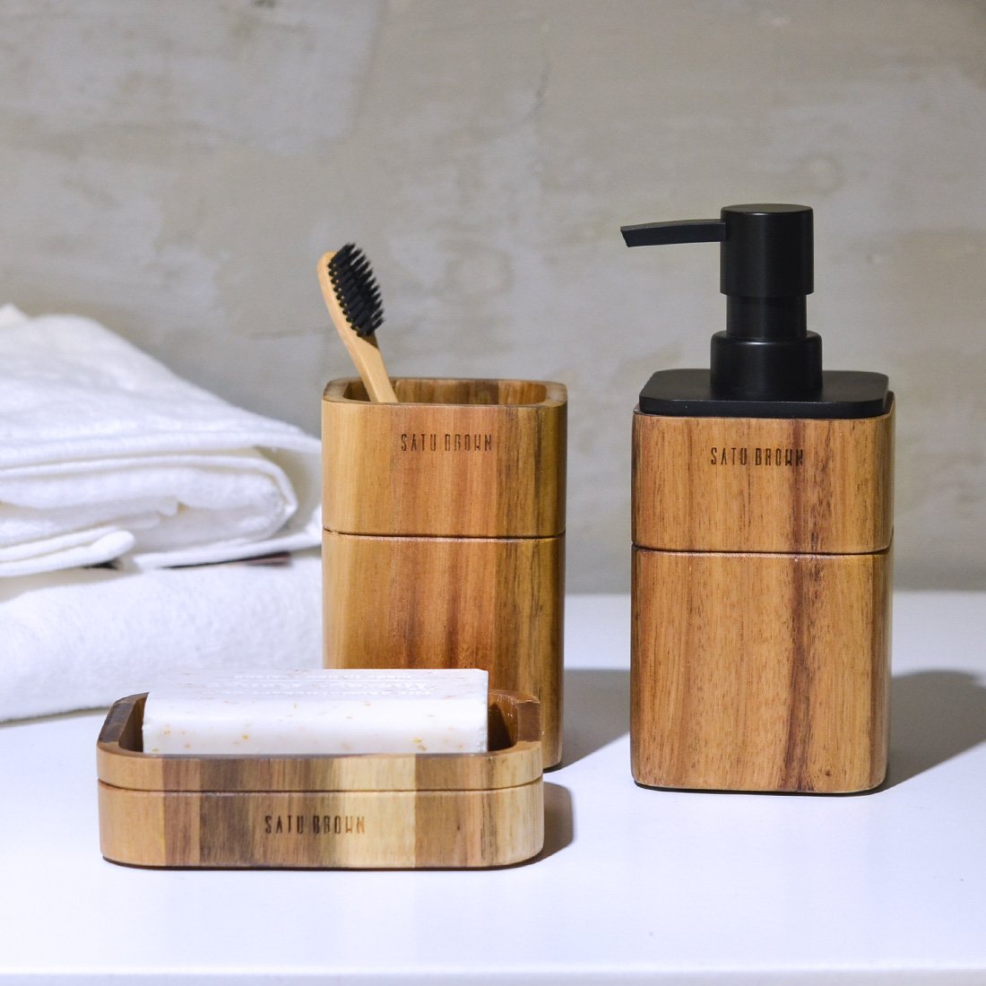 Satu Brown Acacia Wood Bathroom Accessory Set - 3 Pieces Soap Dispenser, Tumbler, Soap Dish - Elegant Bathroom Decor Gift