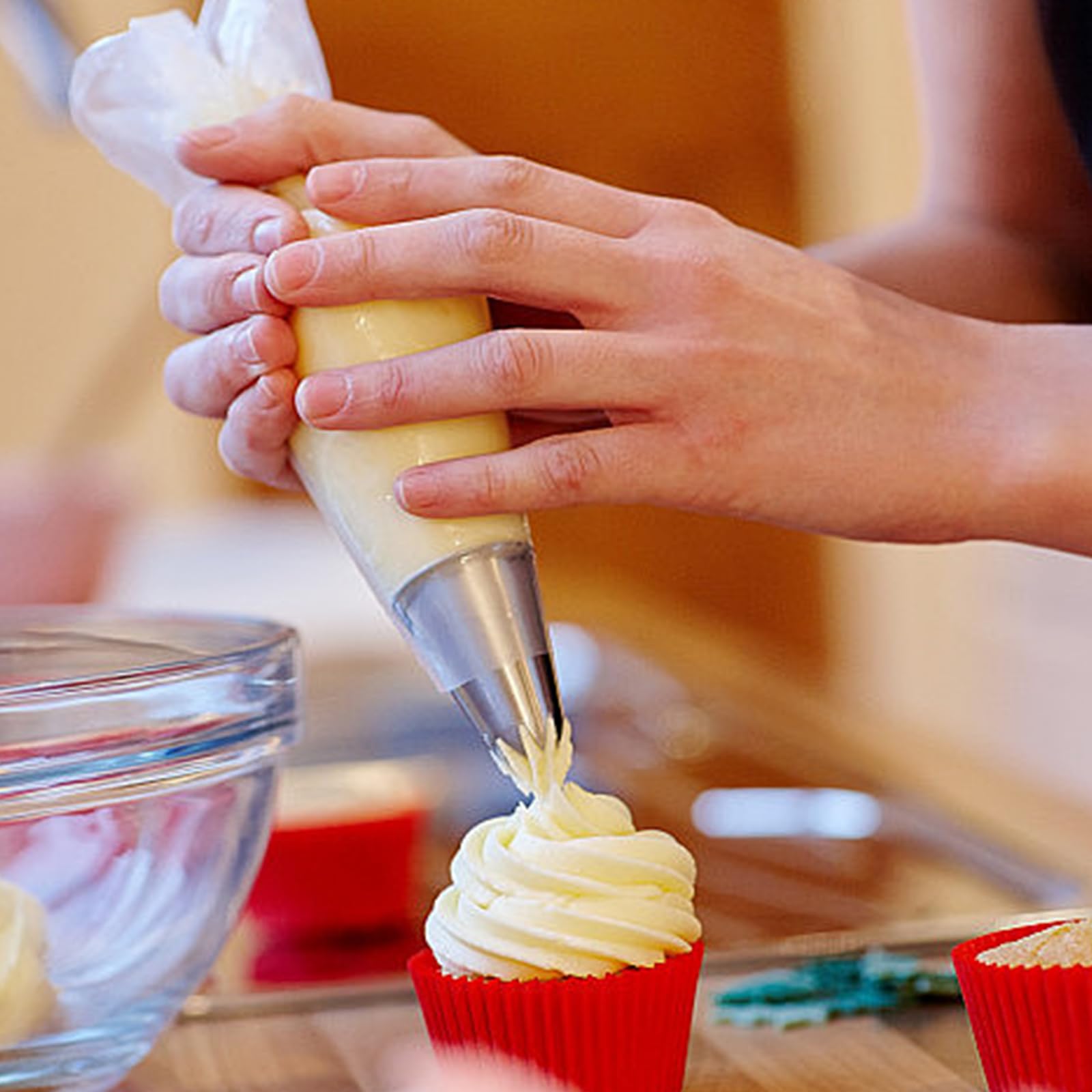 Shoxil Large Piping Tips Set, Frosting Piping Kit 5 Different Stainless Steel Piping Tips For Cupcakes Cakes Cookies Decorating