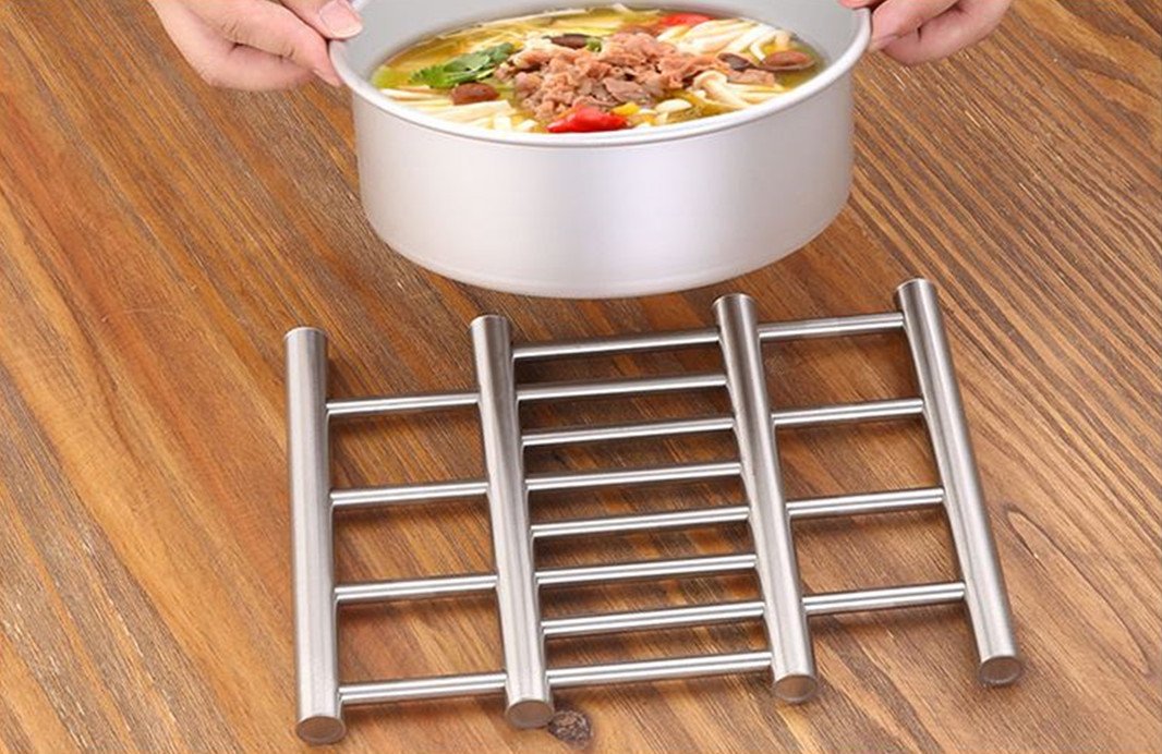 Leoyoubei 8X9 Metal Expands Trivet Wite From 9'' To 15'' Multi-Purpose Spoon Rest And Kitchen Table Mats Shrink Pads Non-Sliding