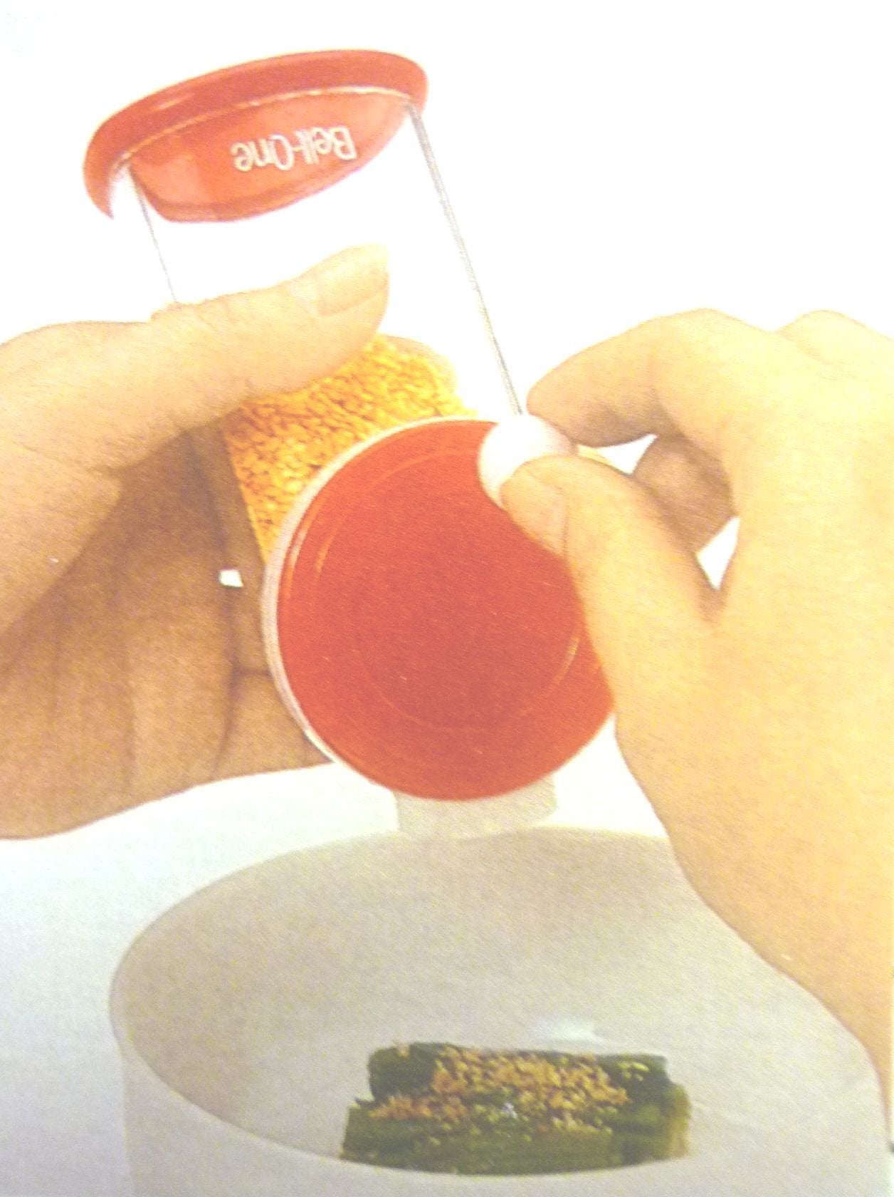 1 X New Asvell Plastic Sesame Grinder Made In Japan, White