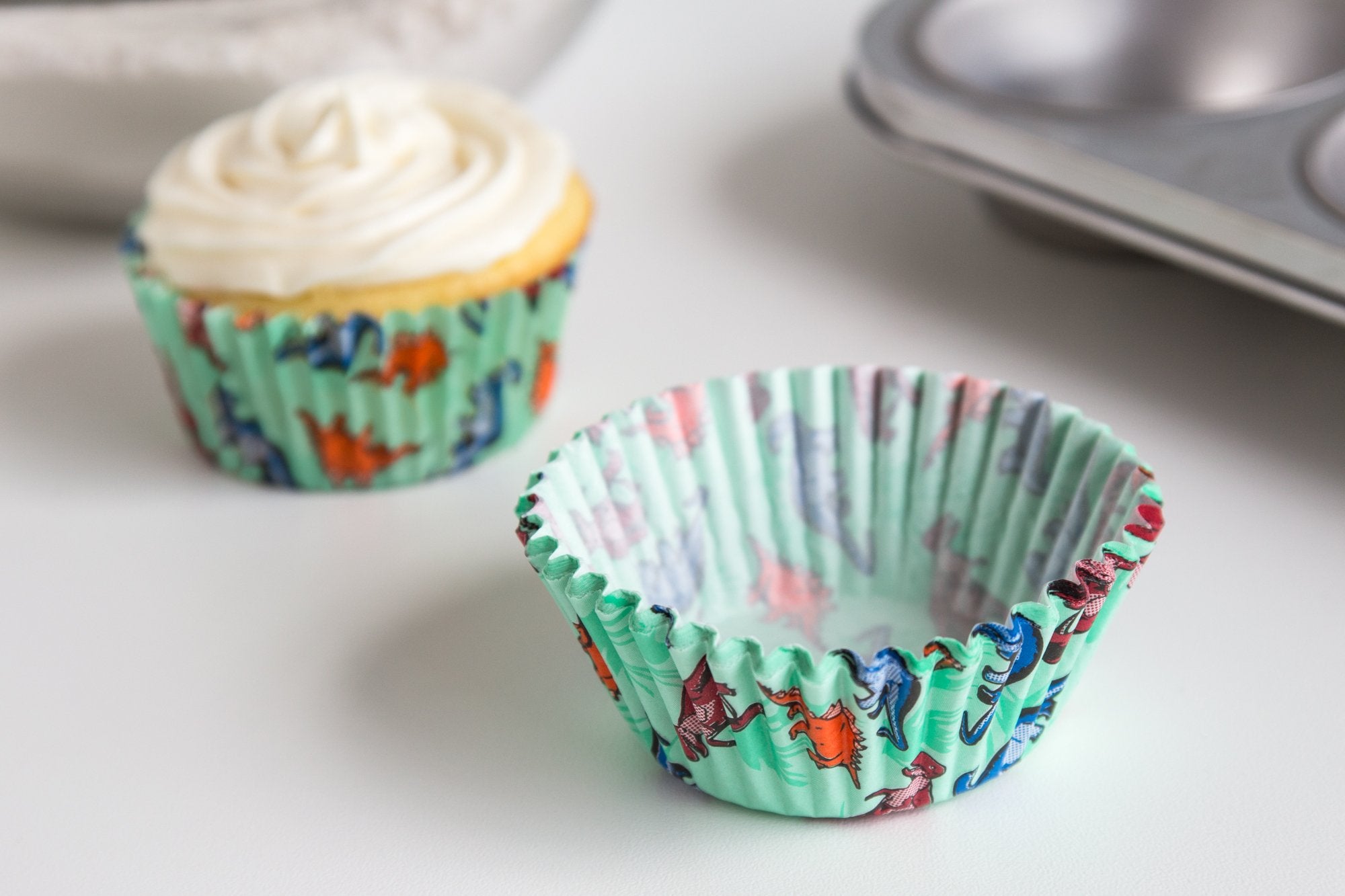 Fox Run Dinosaur Disposable Bake Cups, 3 X 3 X 1.25 Inches, Multicolored