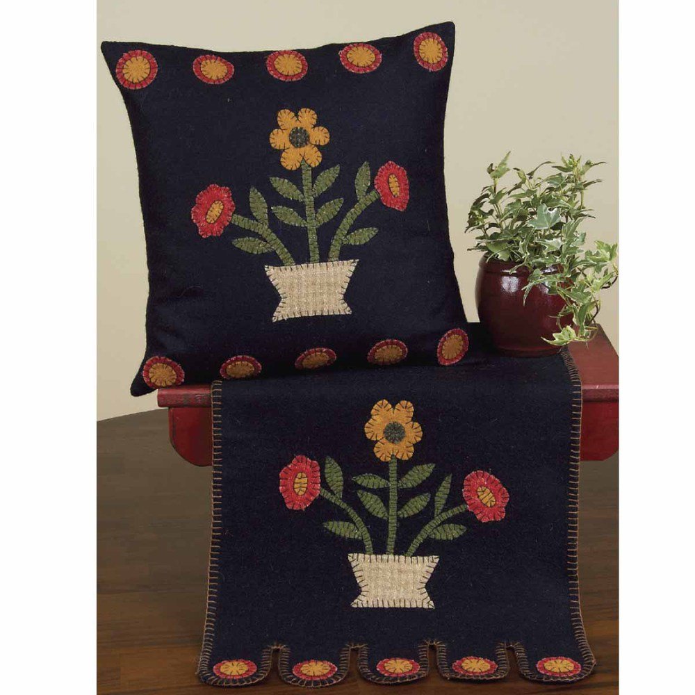 Home Collection By Raghu Black Table Runner, Blooms, X 18 (Trar0101)