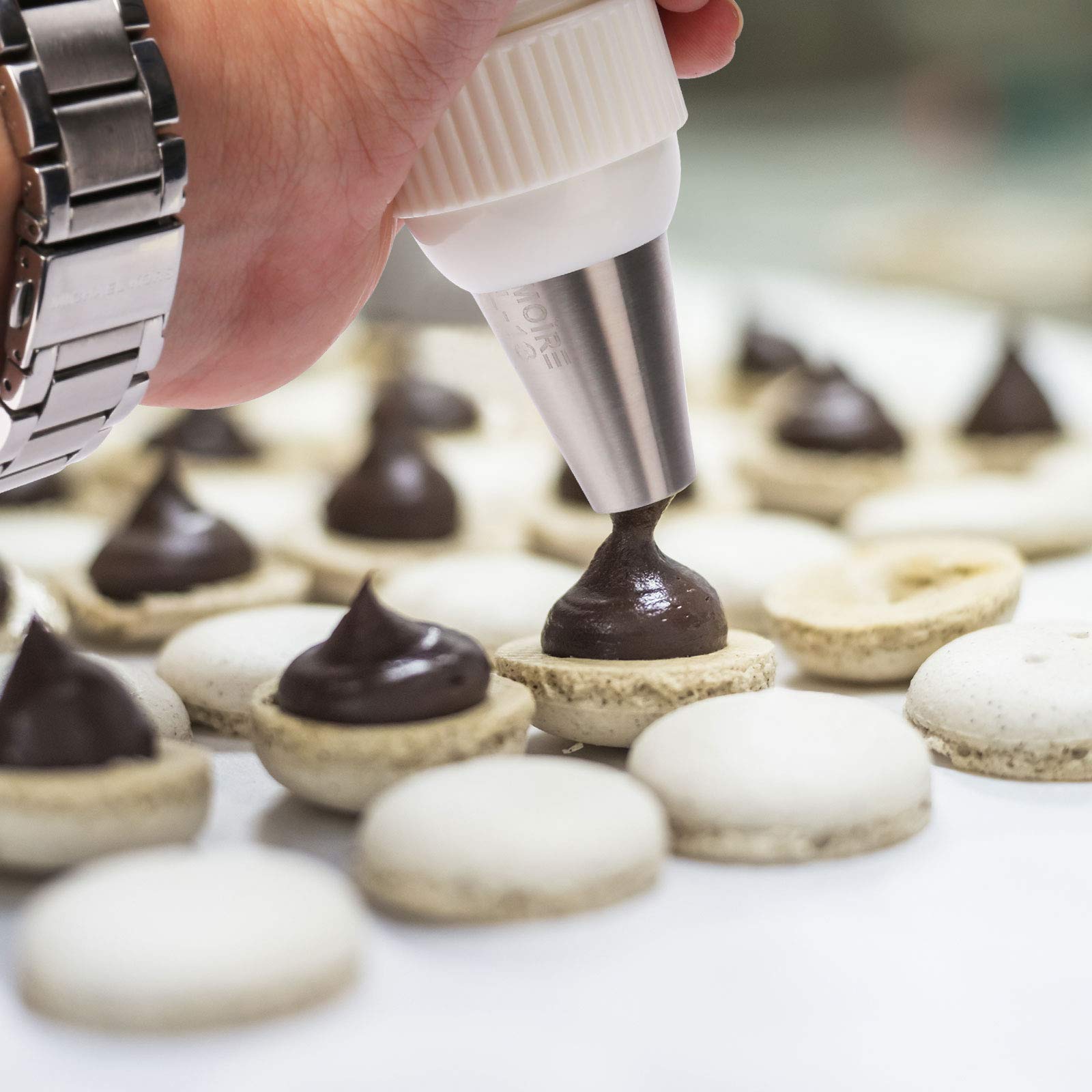 Kasmoire 9 Pcs Round Piping Tip Macaron Piping Tip Cake and Cookie Decorating Plain Tube Set