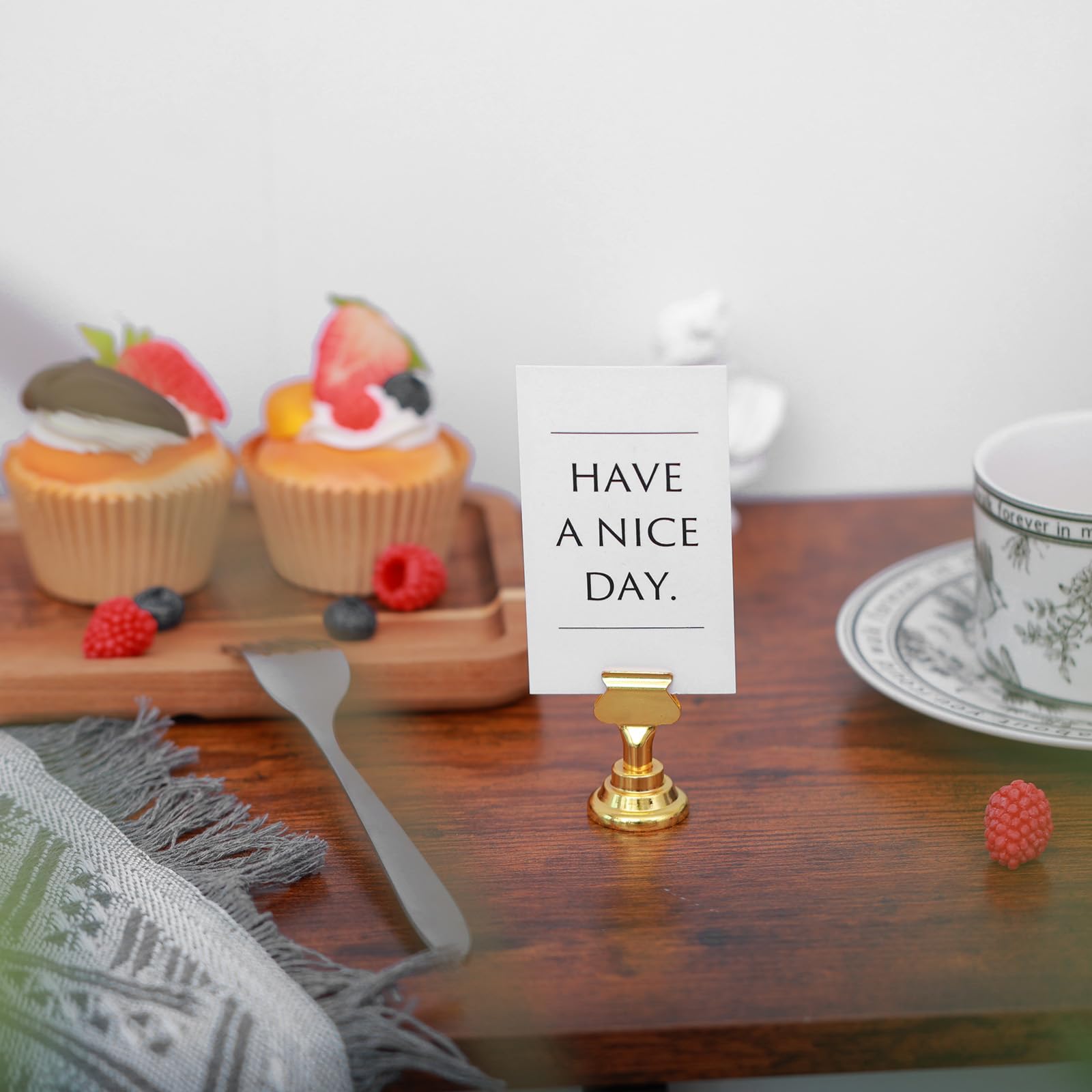 Urban Deco 16 Pieces Table Card Holder Place Card Holders 1.7 Inches Gold Steel Card Holders For Photos, Food Signs, Memo Notes,