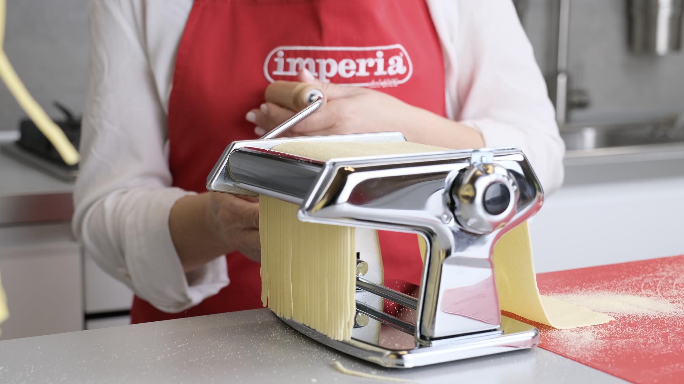Imperia Titania. Pasta Machine. 100% Made In Italy. Fresh Pasta Machine In Steel. Manual Roller With Crank. Creates Dough Sheets