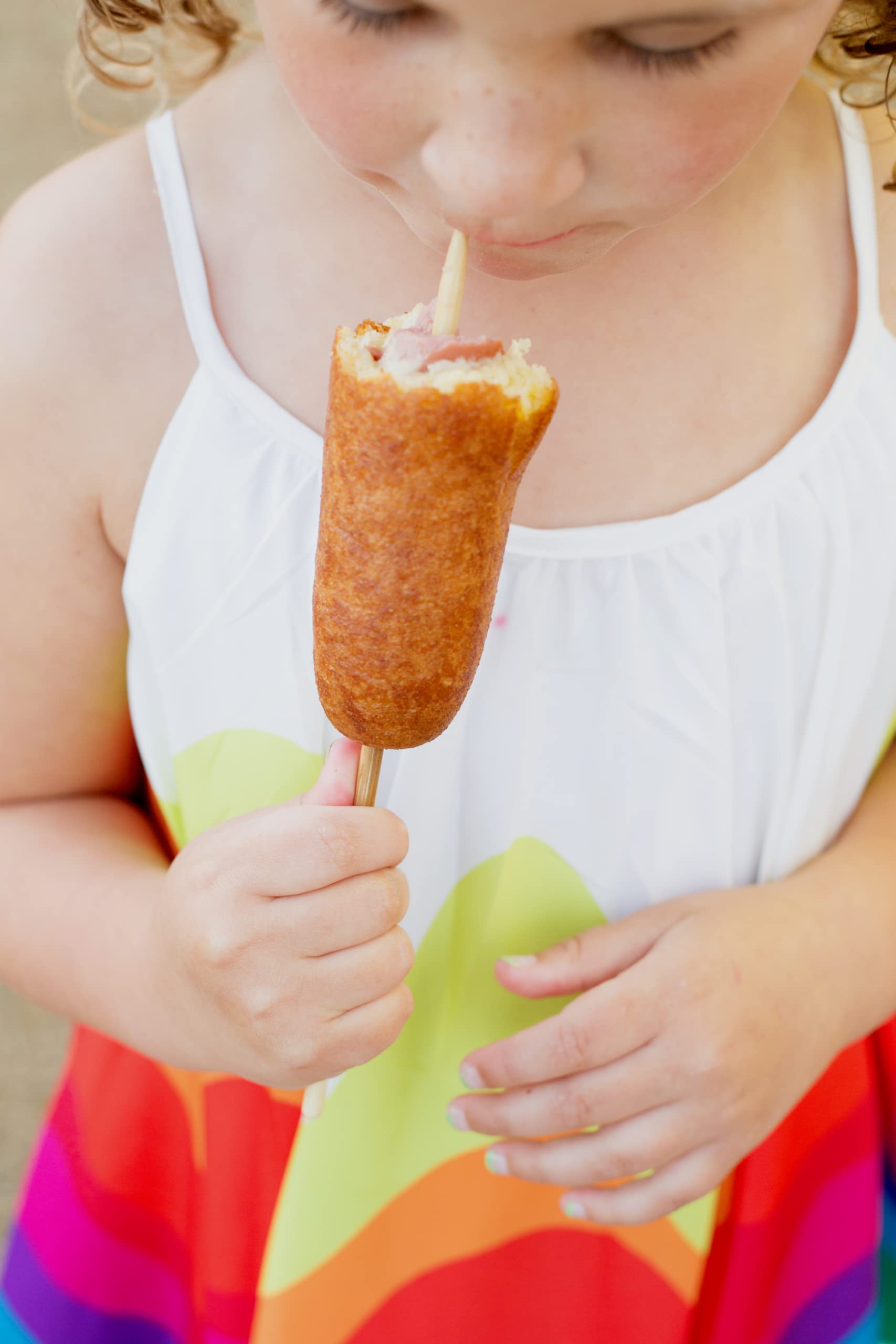Perfect Stix Wooden Corn Dog Stick Skewers 8.5'' x 3/16'' Semi-Pointed (Pack of 1005) Semi-Pointed Tip