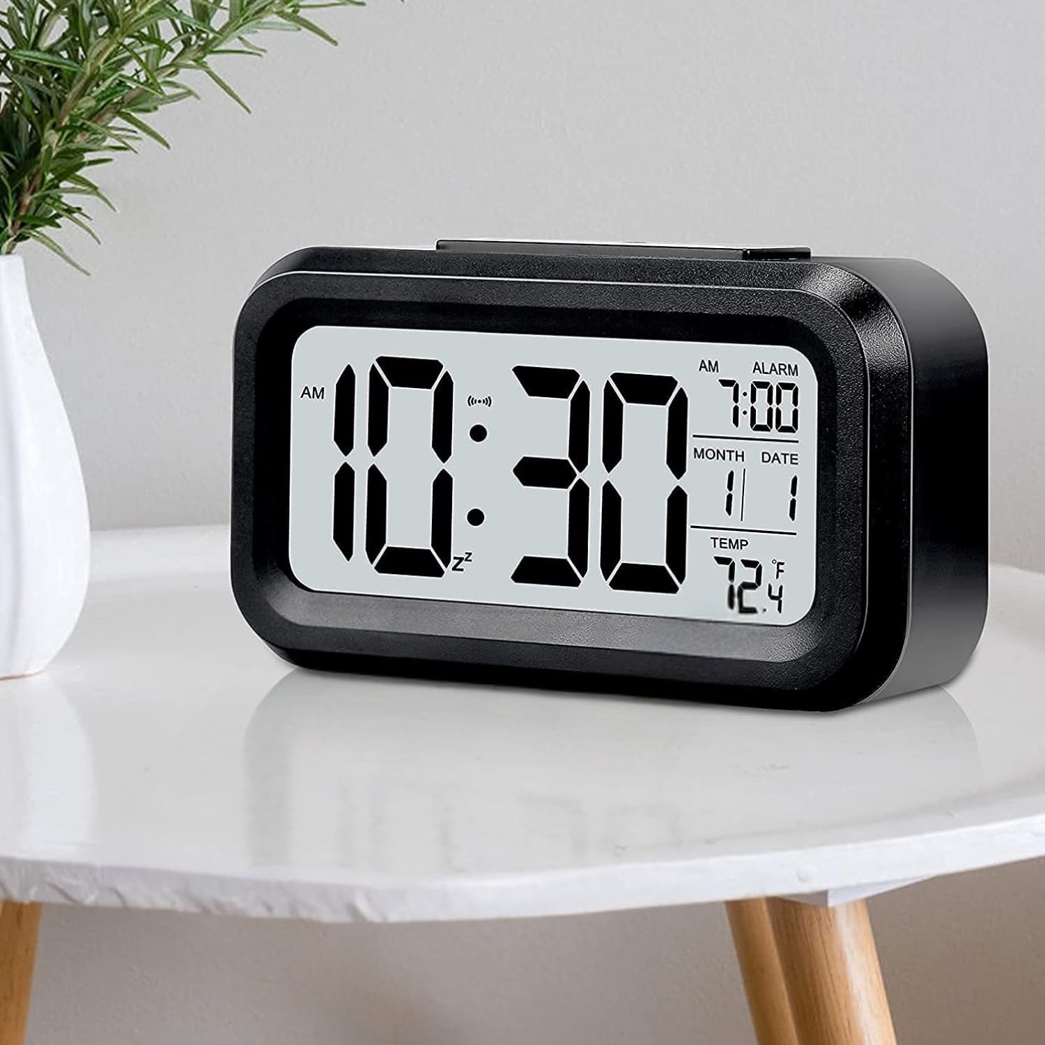 Amazon Brand - Umi Desk Alarm Clock | Digital Display | Loud Alarm For Heavy Sleepers | Time, Date & Temperature | Ideal For Hom