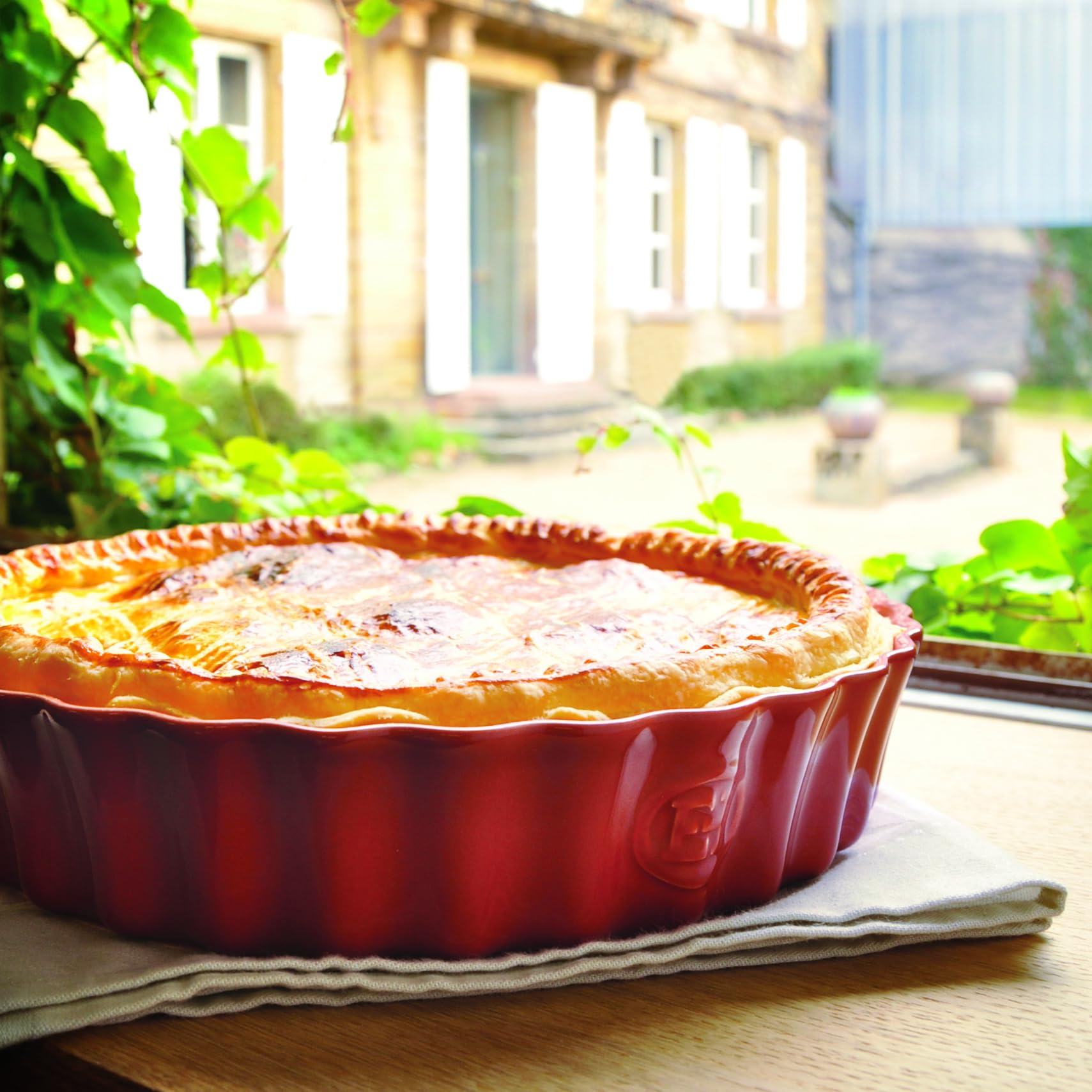 Emile Henry Deep, 2.1 Quart / 11'' Tart Dish, Burgundy