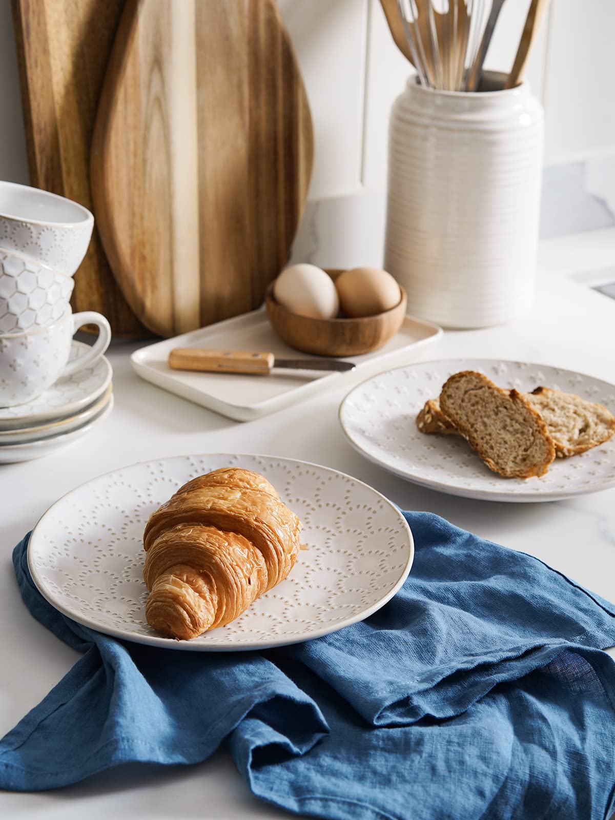 Le Tauci Salad Plates 8 Inch, Ceramic Embossment Plate Set For Dessert Appetizer Small Dinner, Suit For Housewarming Wedding -Se