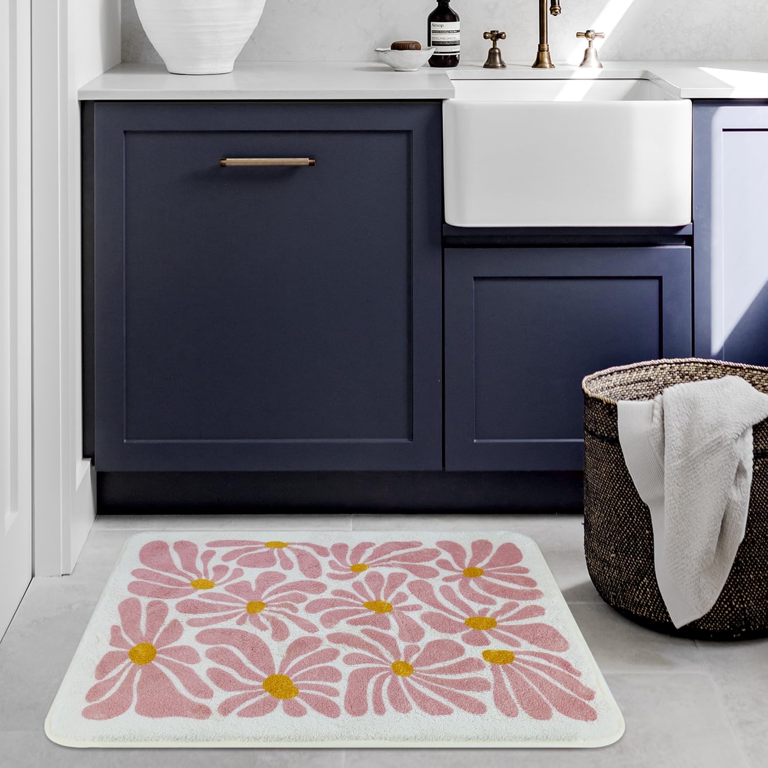 Shiyue Pink Bathroom Mat Cute Flower Bath Rug, Soft Cozy Microfiber Slip Floor Carpet Decor Absorbent Washable,Girls Bedroom Bat