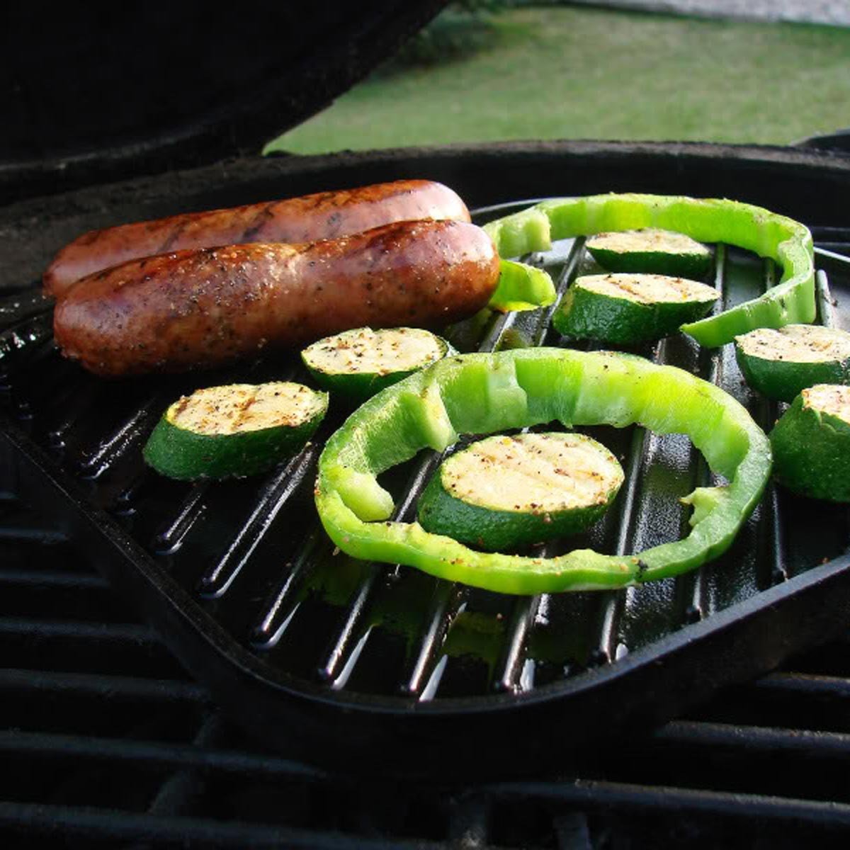 Lodge Lsrg3 Cast Iron Single-Burner Reversible Grill/Griddle, 10.5-Inch