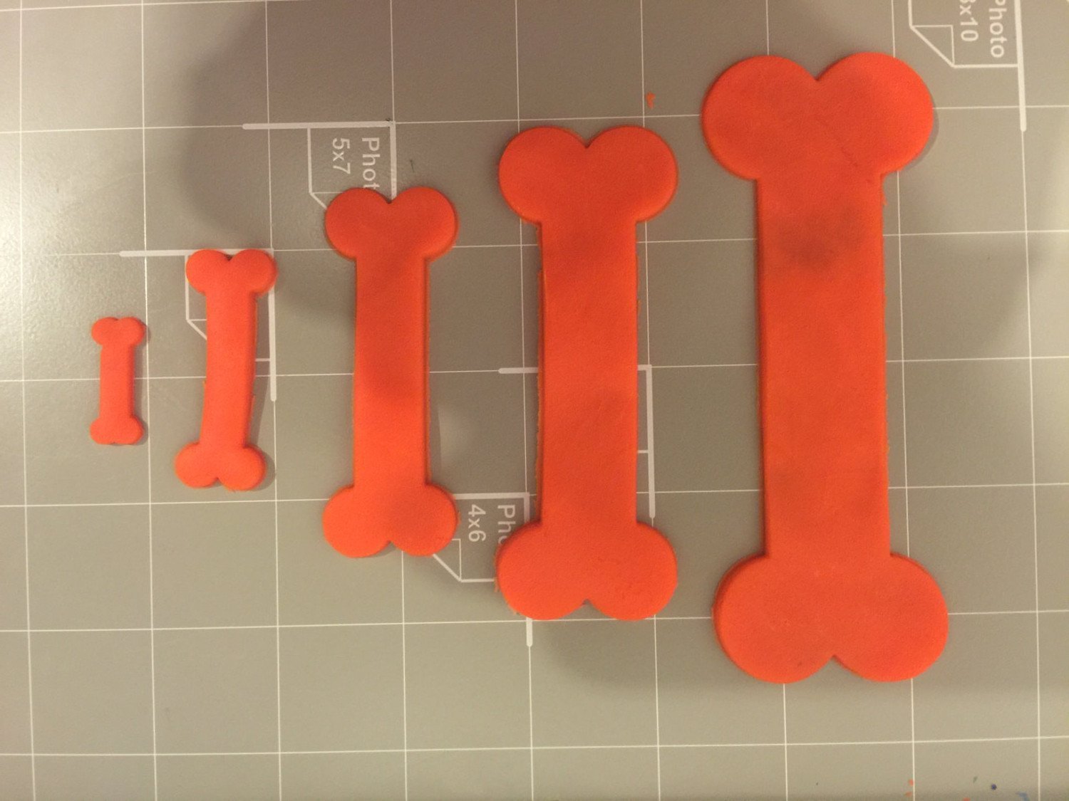 Dog Bone Cookie Cutter (1 Inch)