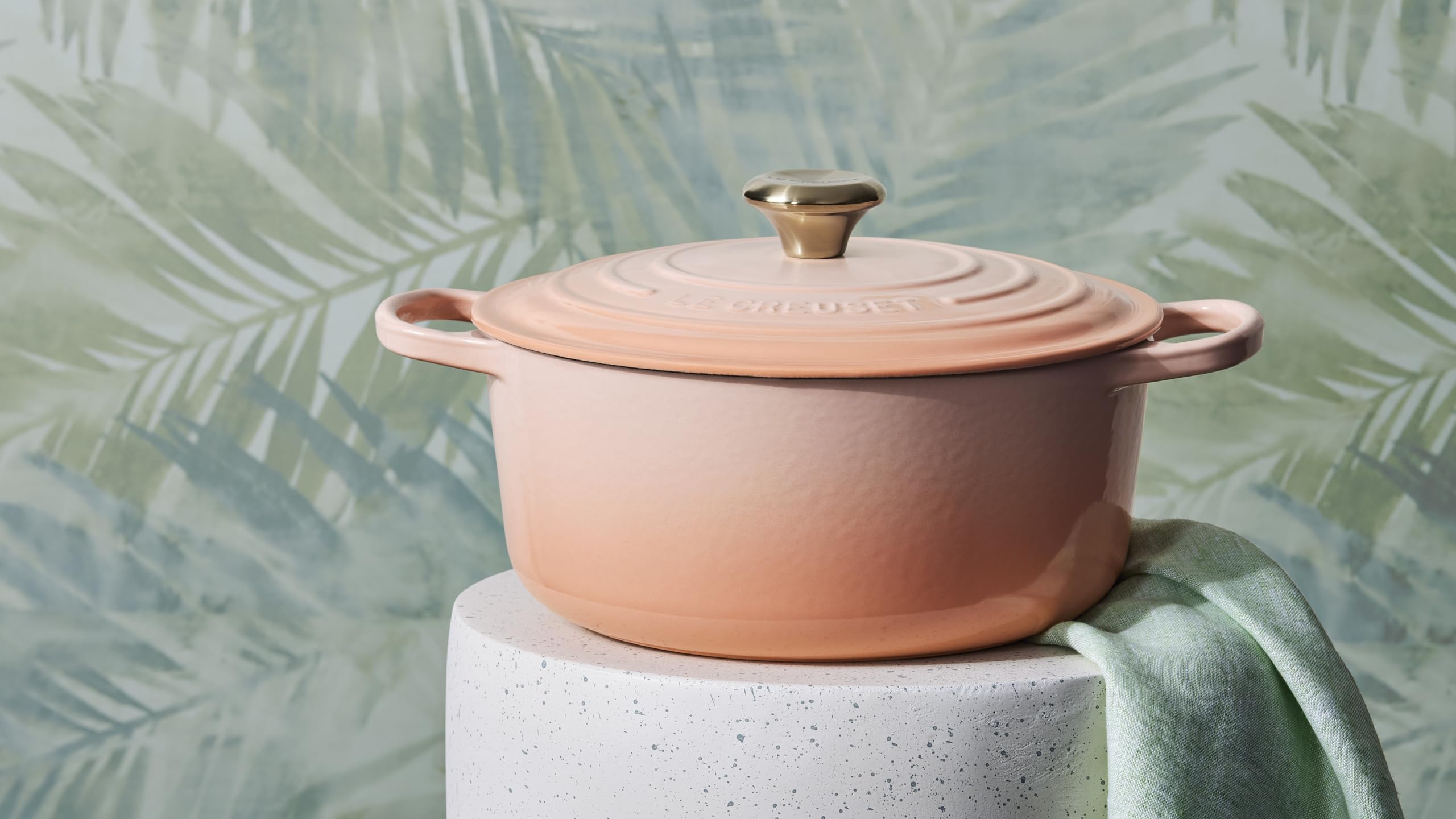 Le Creuset Signature Round Dutch Oven, 5.5Qt., Peche