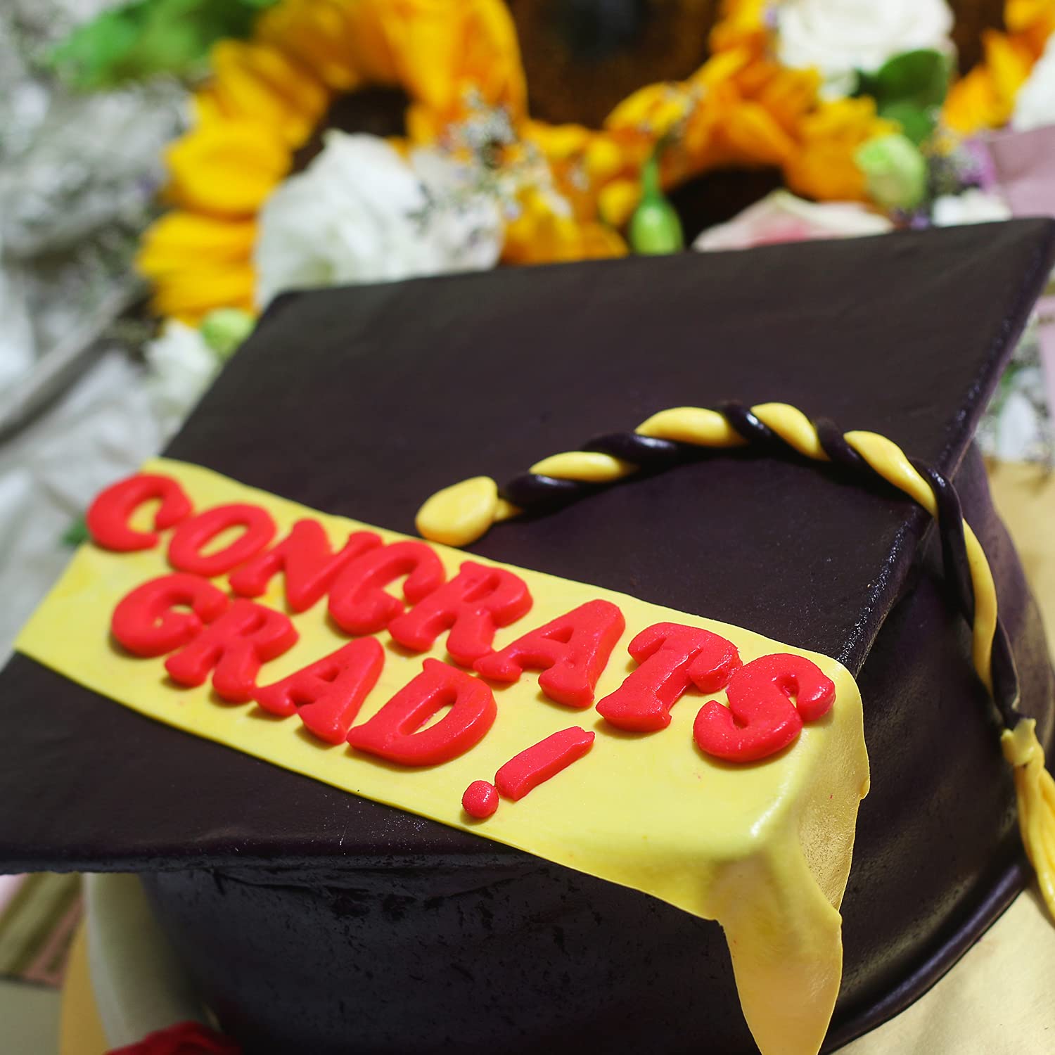 Doumeny 4Pcs Graduation Silicone Mold Set, Graduation Cap Baking Mold Diploma Graduate Fondant Mold Certificate Candy Mold Docto