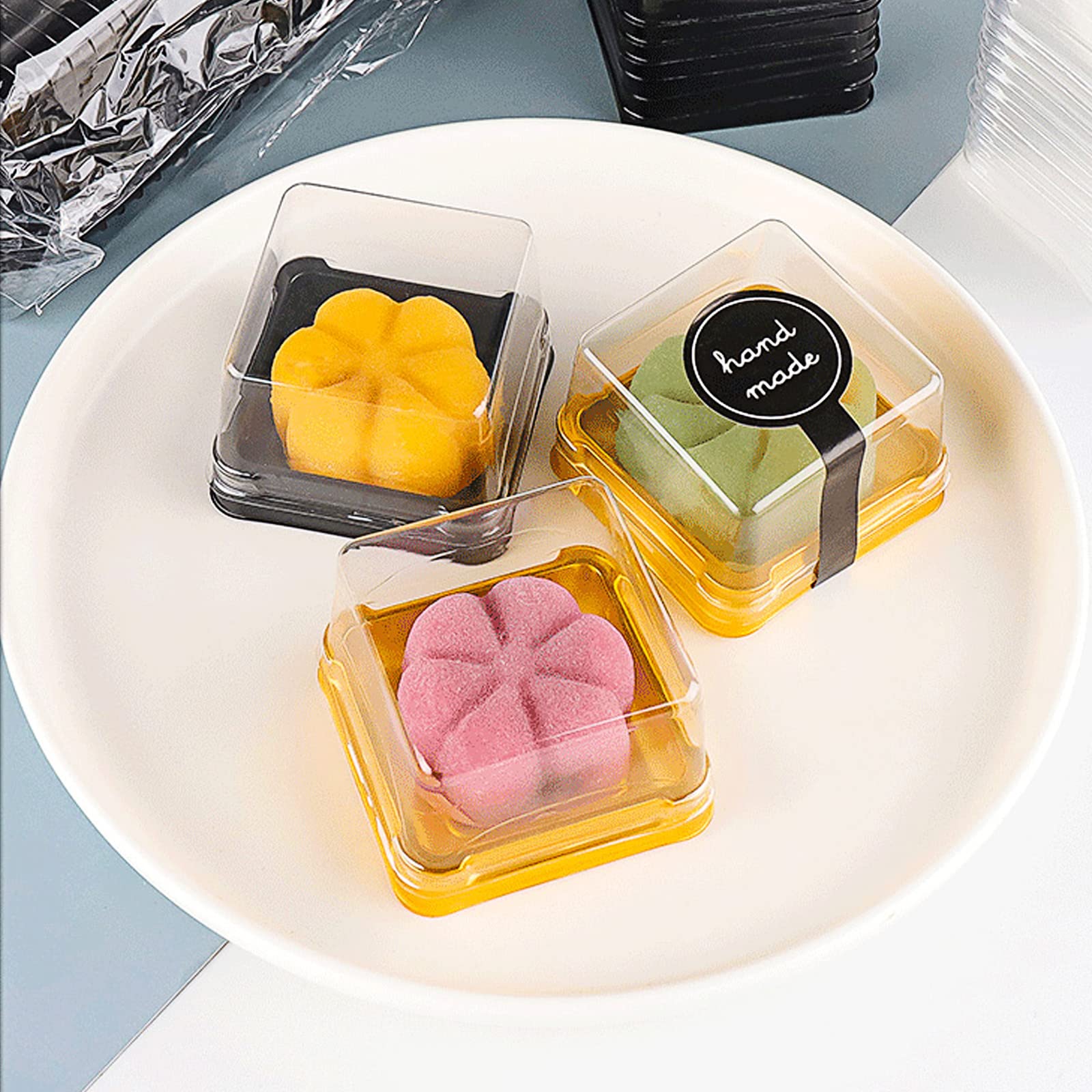 100 Pcs Mini Cupcake Container Clear Plastic Cupcakes Boxes Mooncake Boxes Muffin Pod Dome Muffin Single Cupcake Holders Individ
