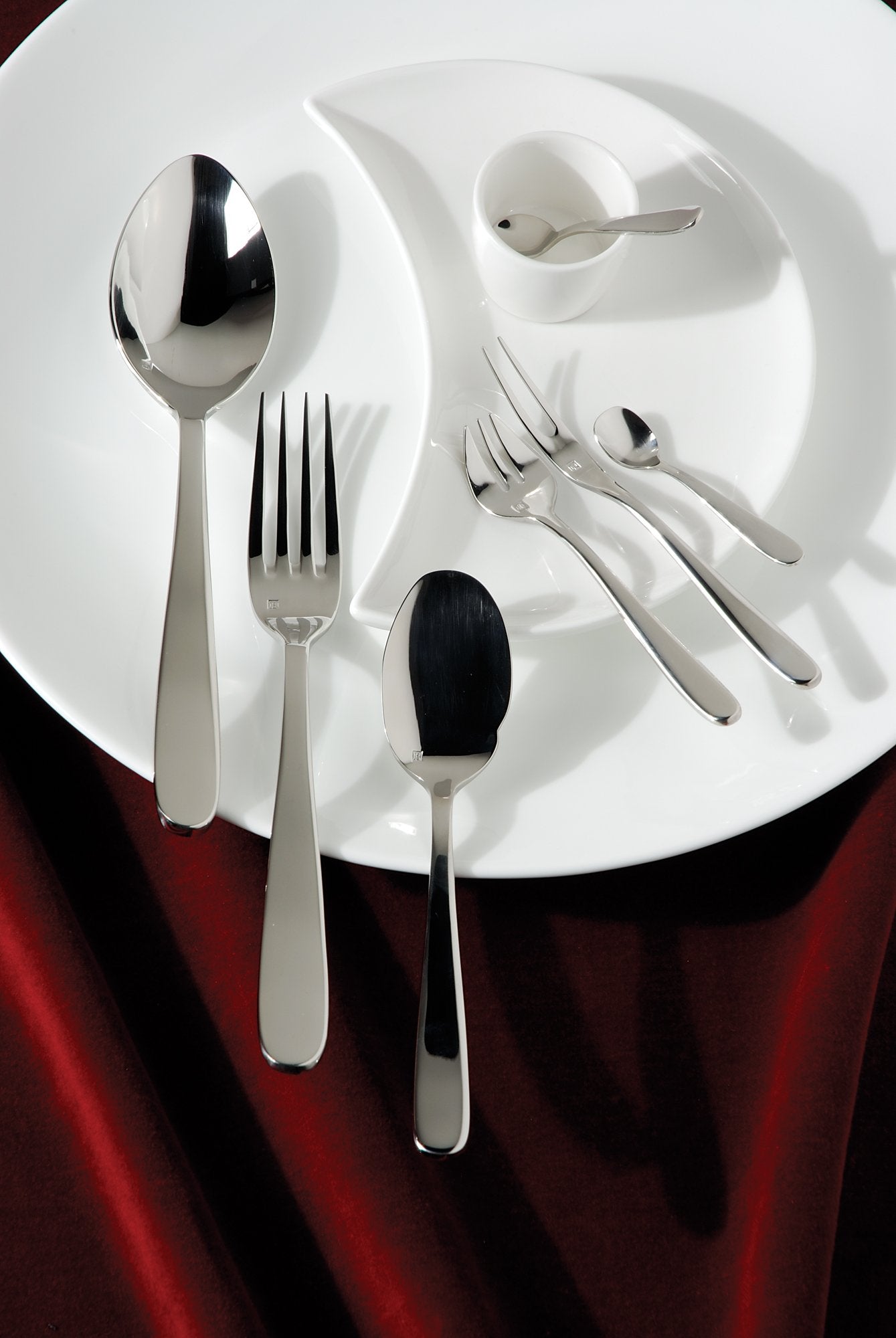 Fortessa Grand City 18/10 Stainless Steel Flatware, 5 Piece Place Setting, Service For 1 , Silver -