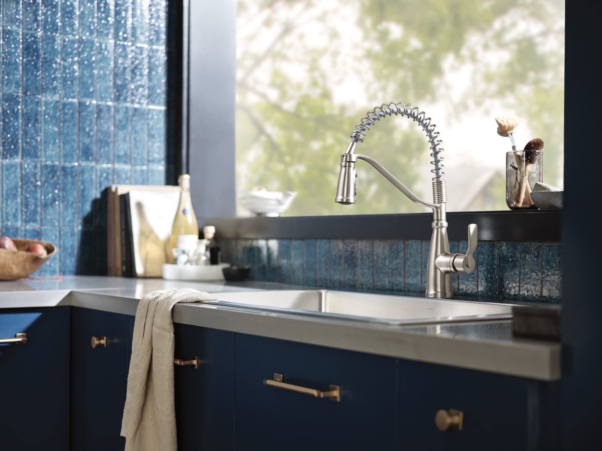 Moen Nolia Spot Resist Stainless One-Handle Pre-Rinse Spring Pulldown Kitchen Faucet, Single Hole Kitchen Sink Faucet With Soap