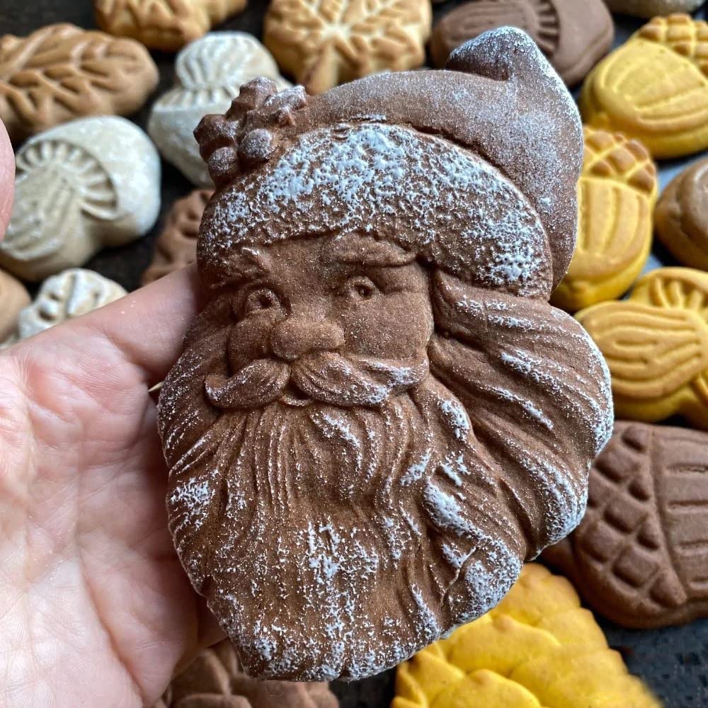 MOTEERLLU Wooden Cookie Molds - Carved Gingerbread Cookie Cutter, Santa Claus Design, LF00121, Ideal for DIY Baking