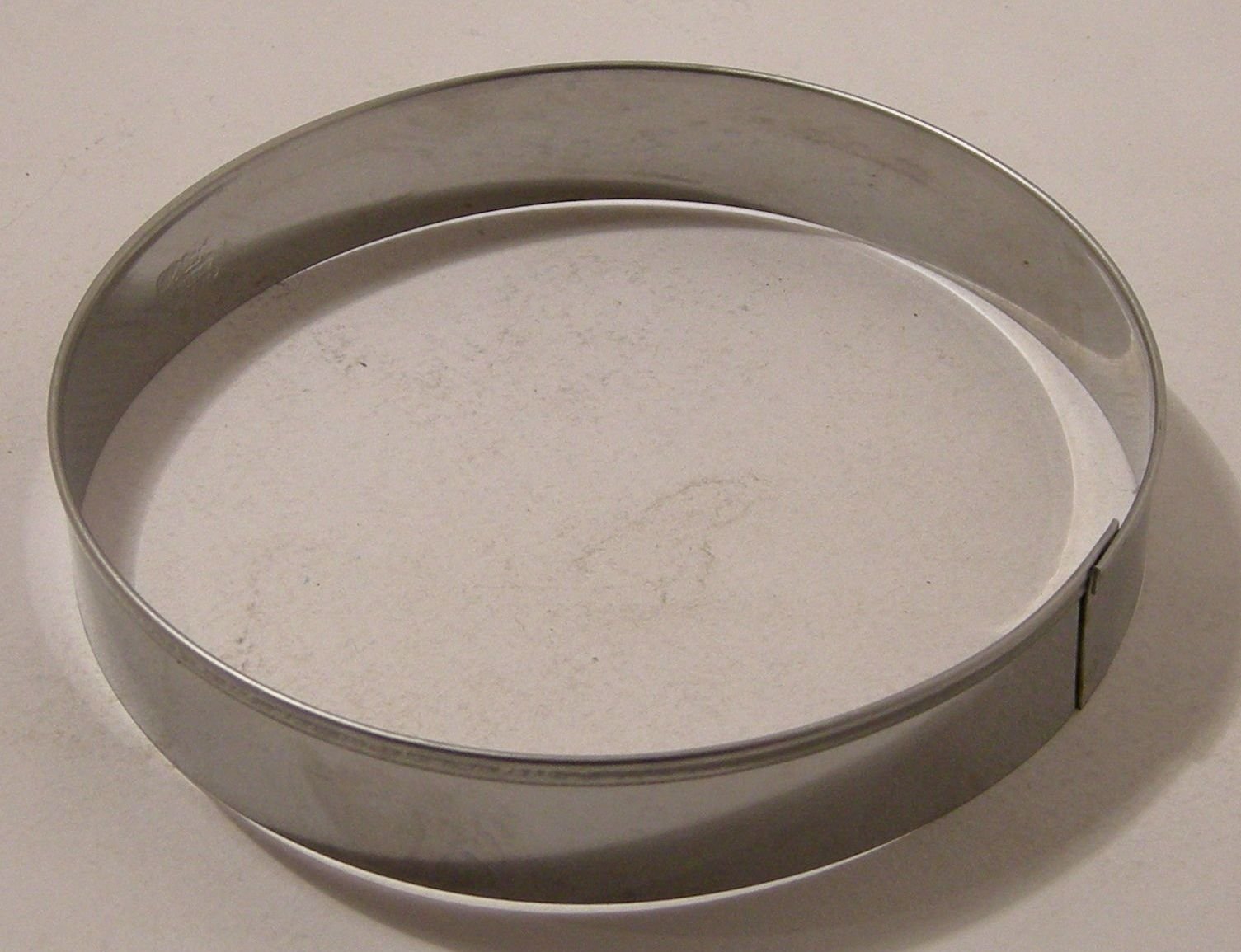 Kitchencookshop Stainless Steel Cookie Cutter 0403R14, 14 Centimeters 1.5 Centimeters Deep/Round