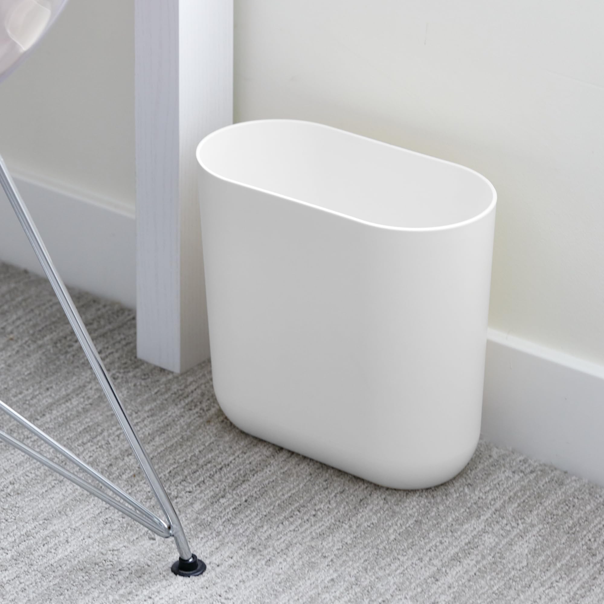 iDesign Slim Oval Plastic Waste Basket The Cade Collection  10.56? x 5.5? x 9.77?  White